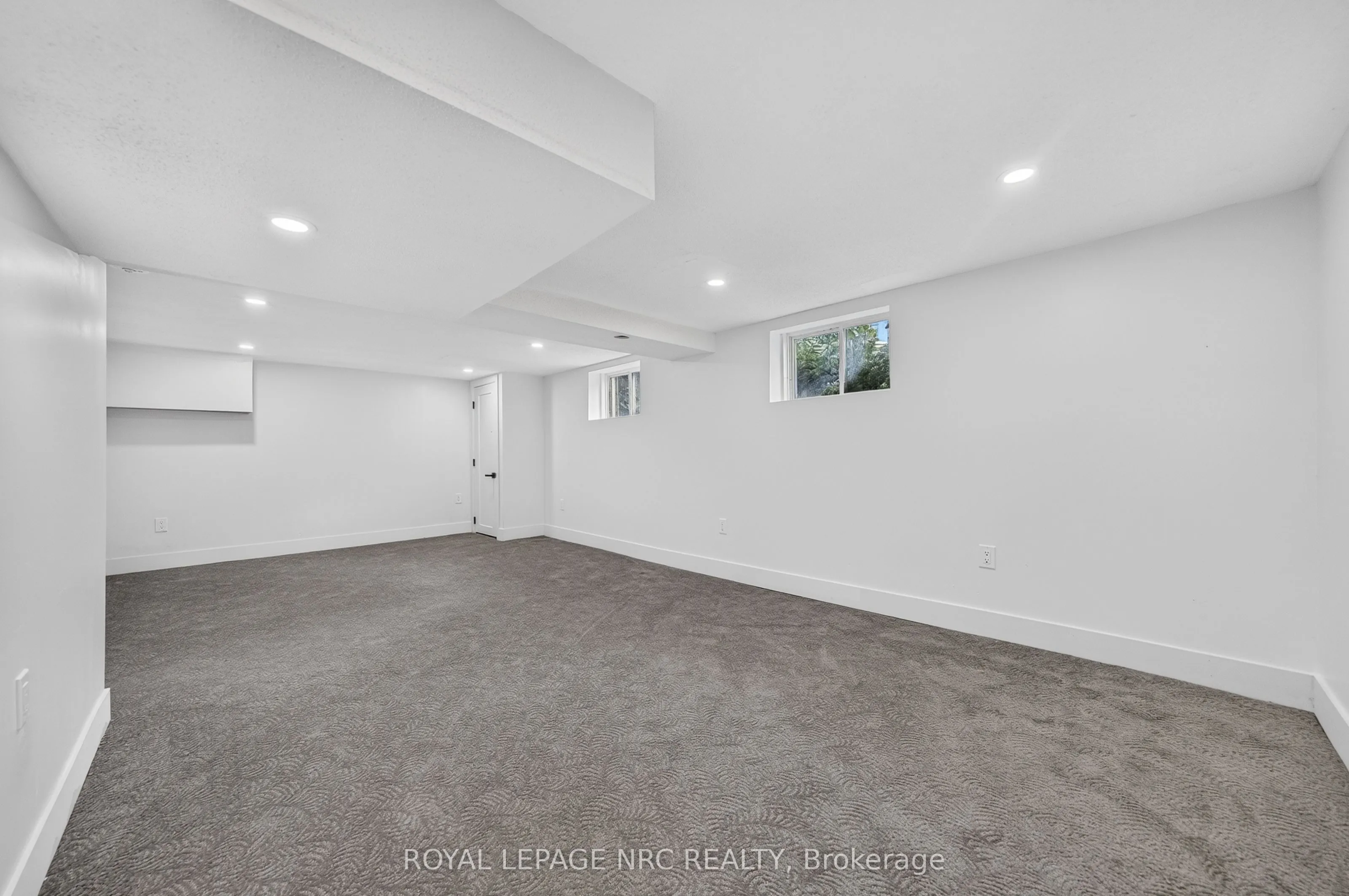 12 Admiral Road