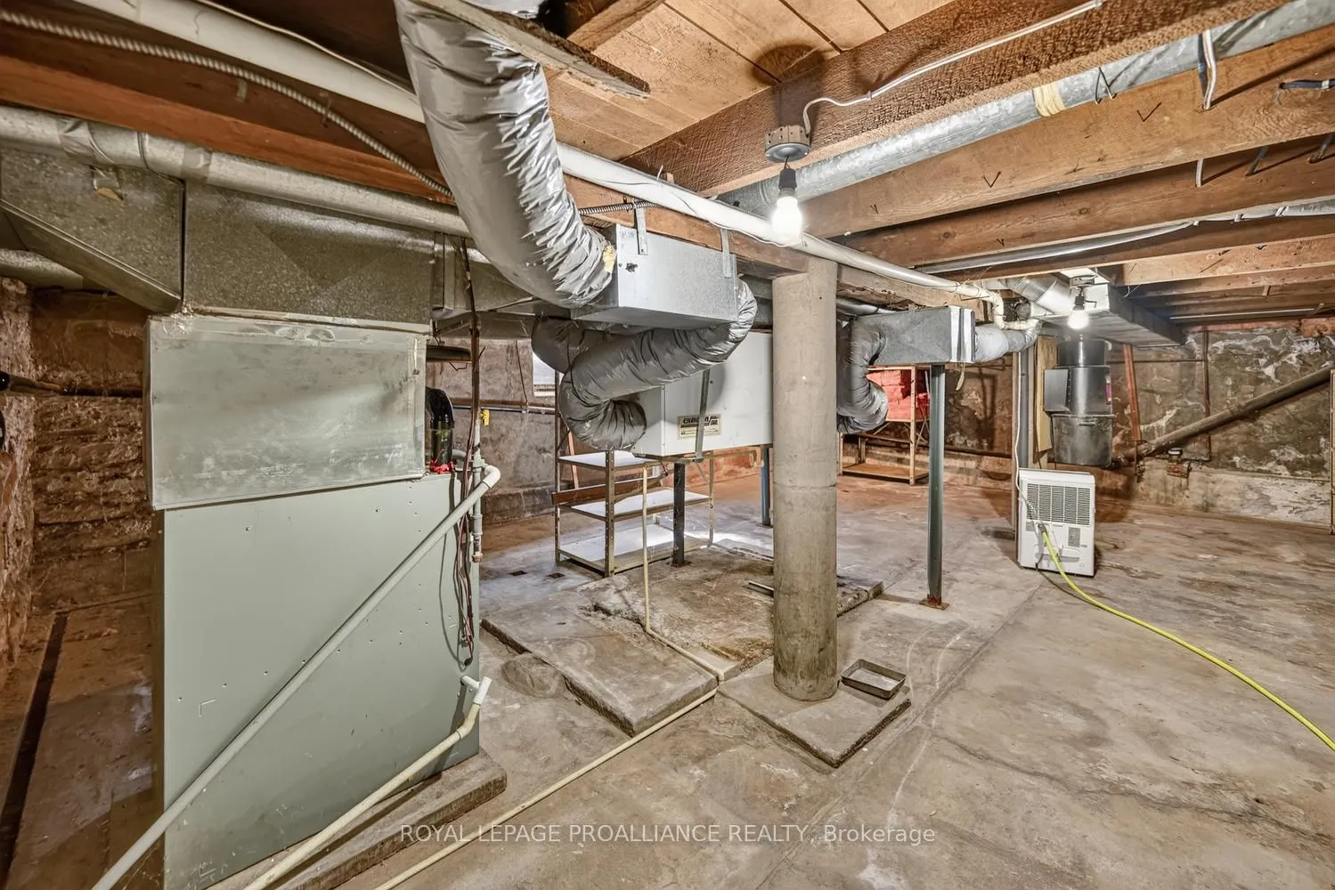 529 Dibble Street W
