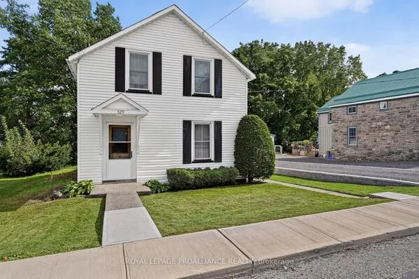 529 Dibble Street W