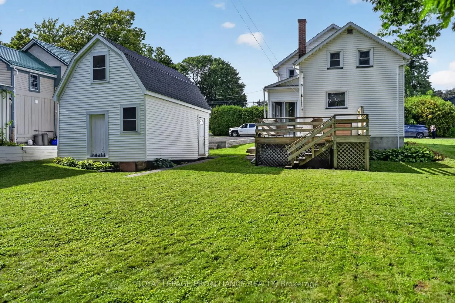 529 Dibble Street W