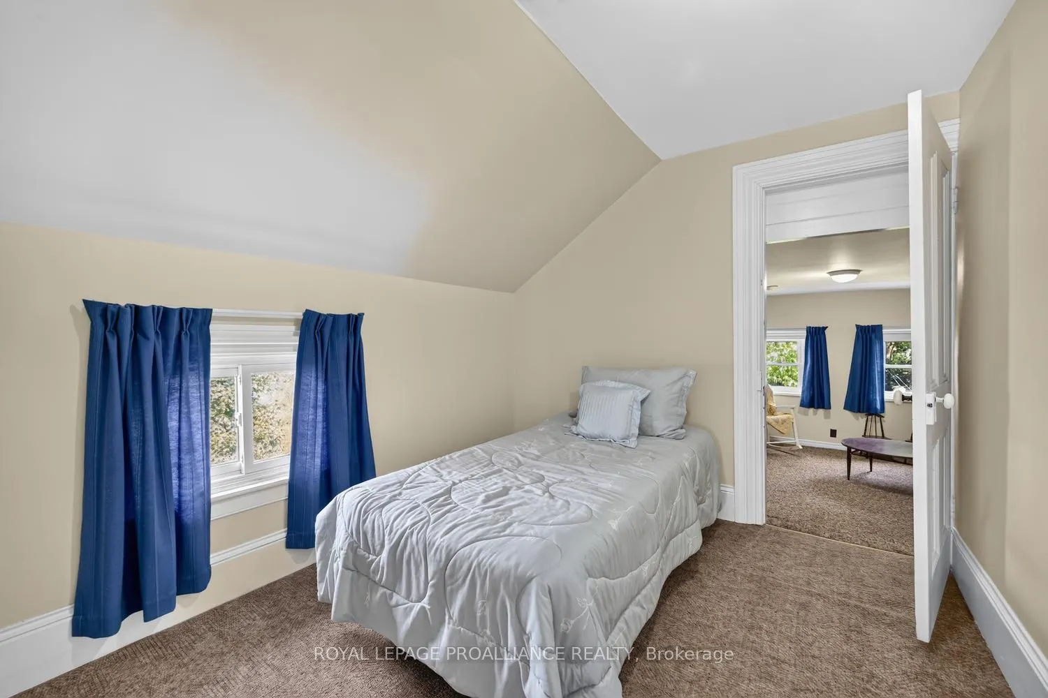 529 Dibble Street W