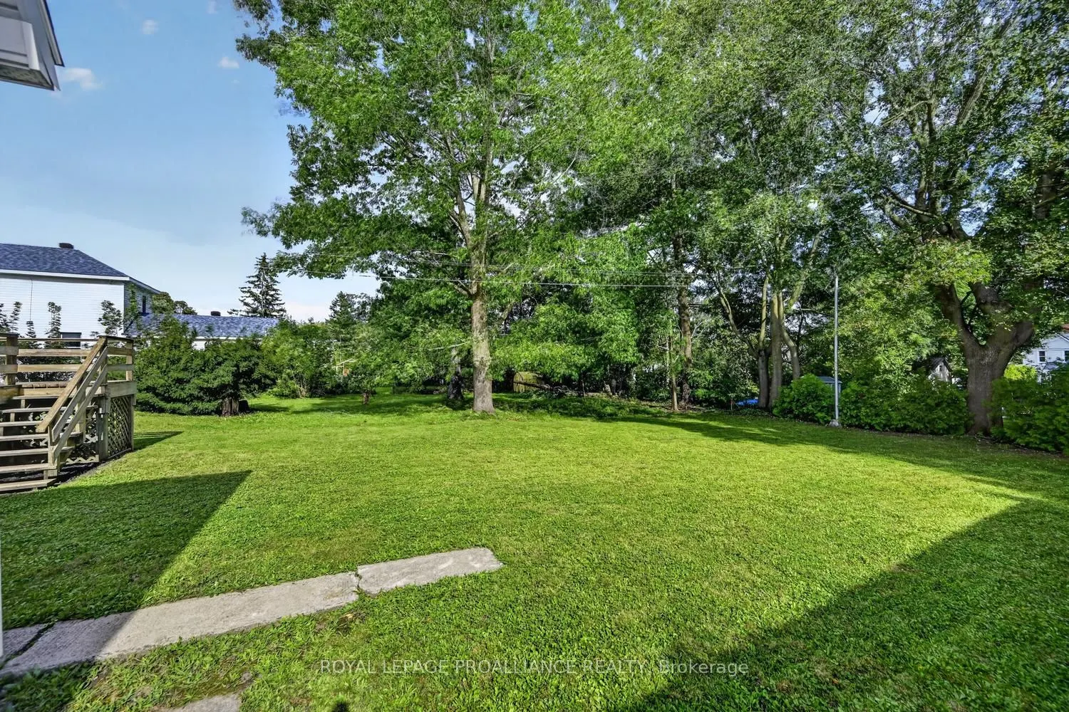 529 Dibble Street W