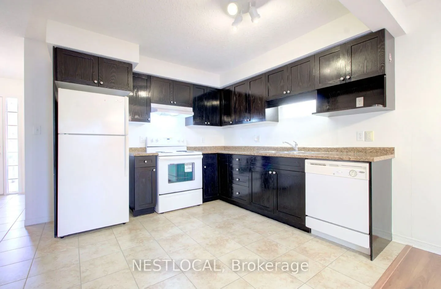 10 Fallowfield Drive #11