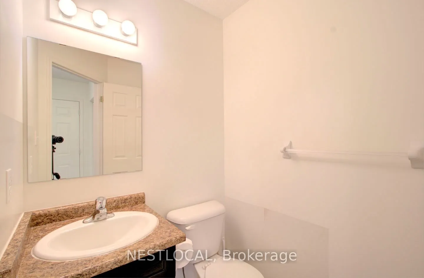 10 Fallowfield Drive #11