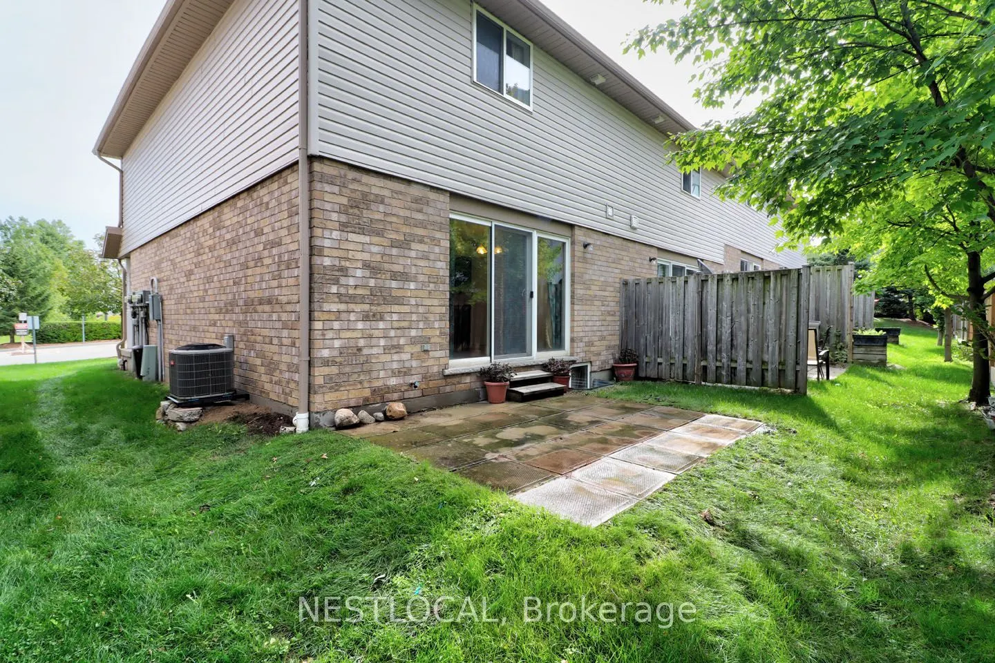 10 Fallowfield Drive #11