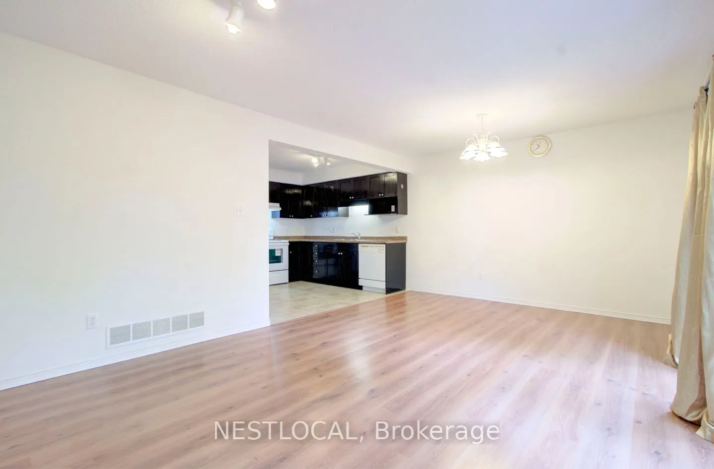 10 Fallowfield Drive #11
