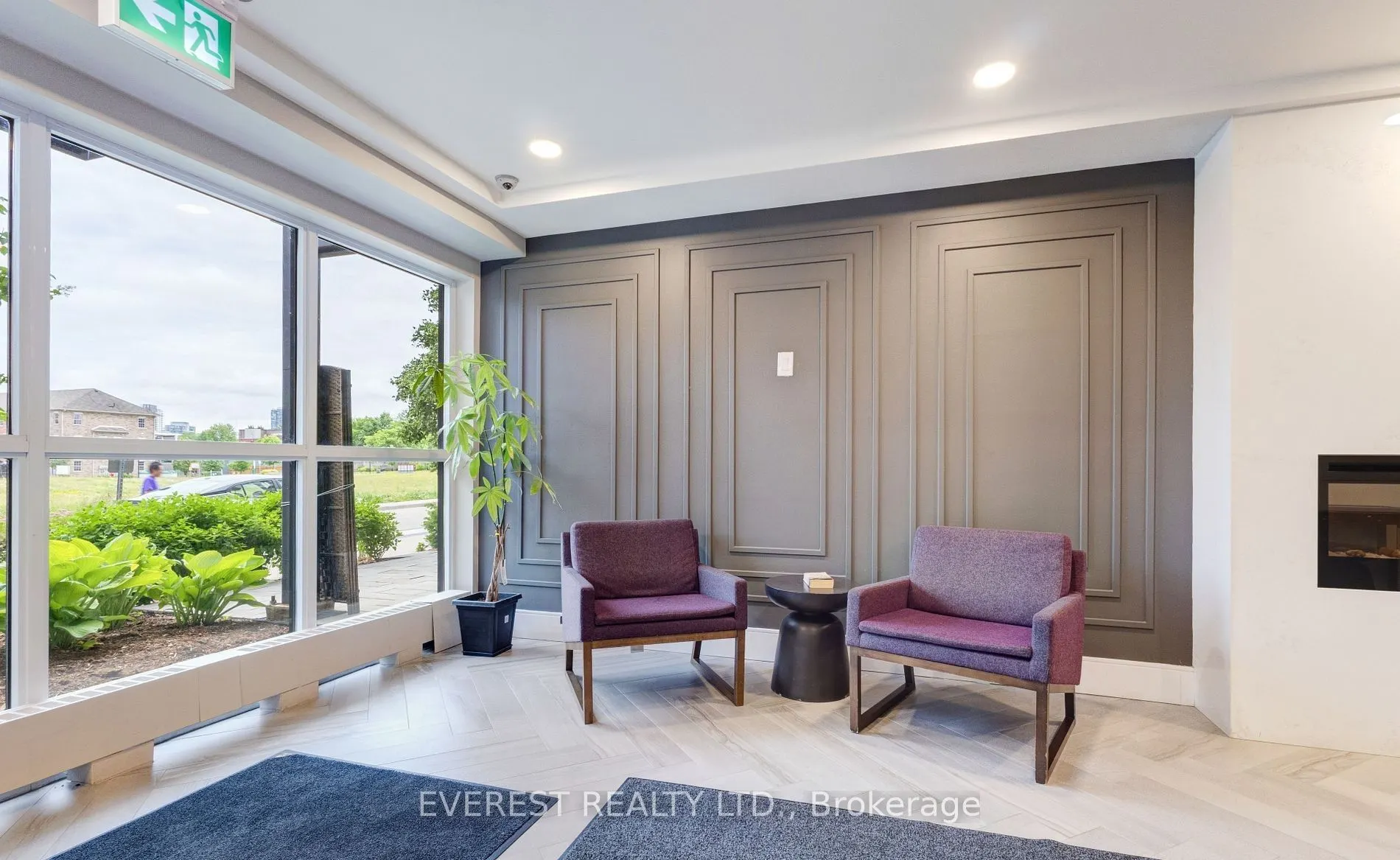 15 Prince Albert Boulevard #305