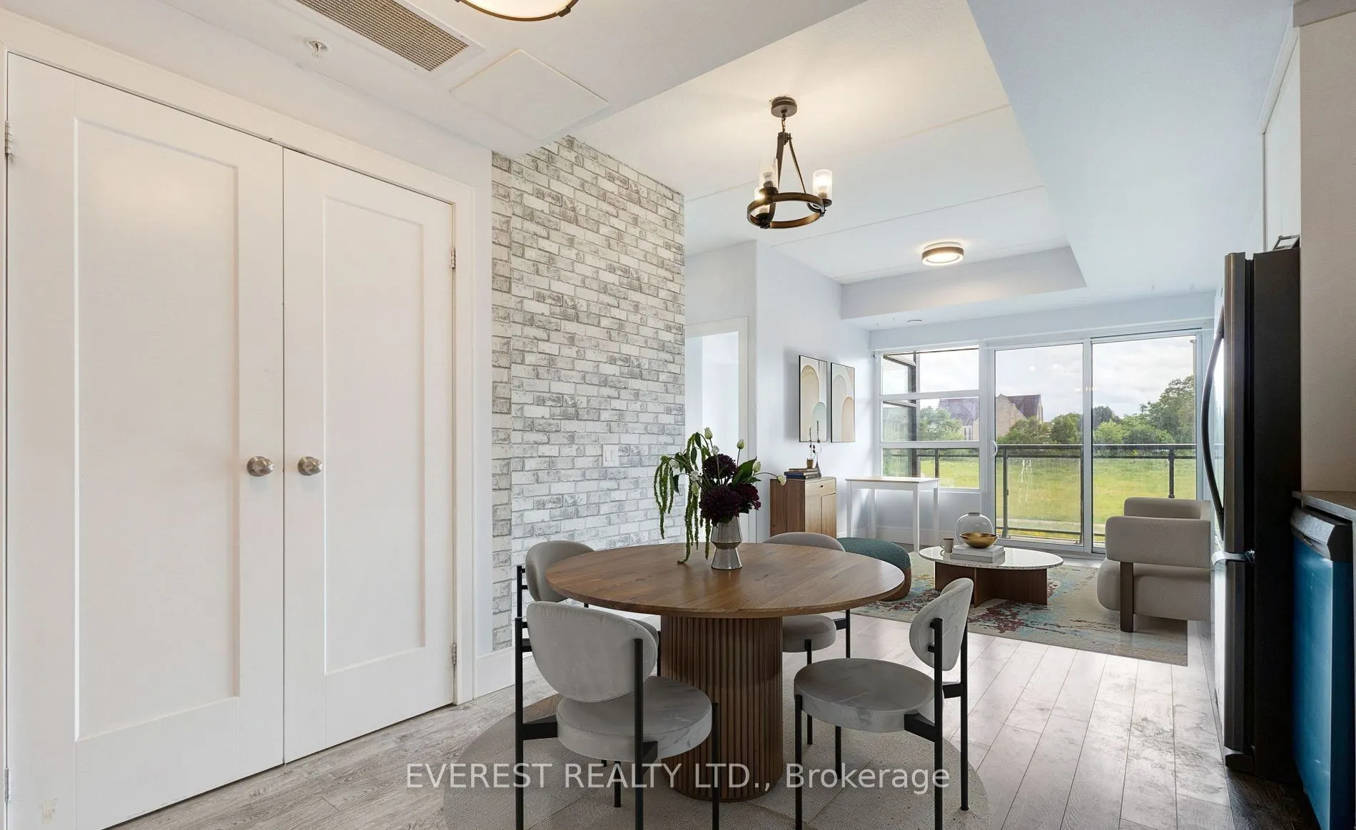15 Prince Albert Boulevard #305