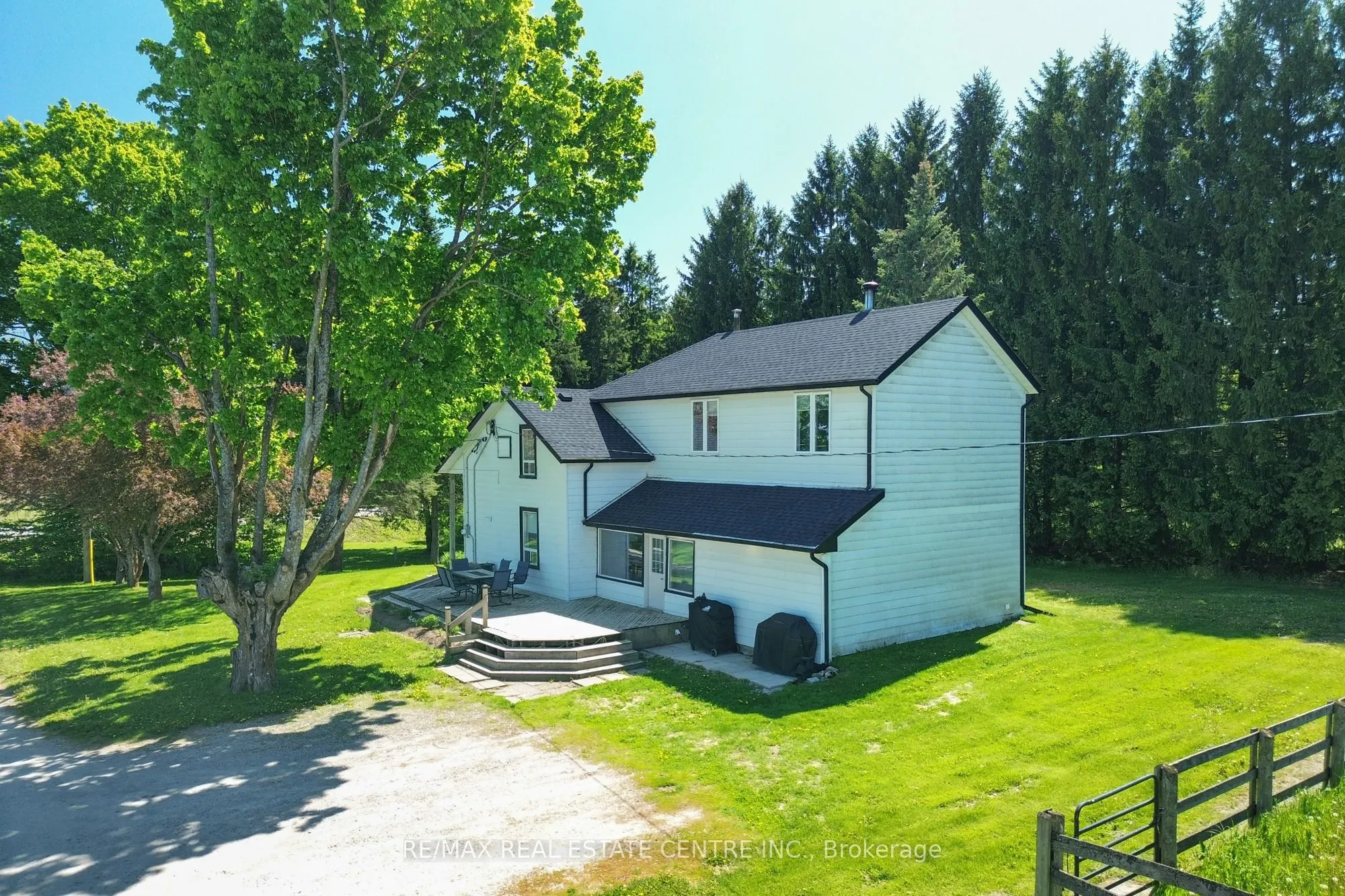 347157 Mono Centre Road