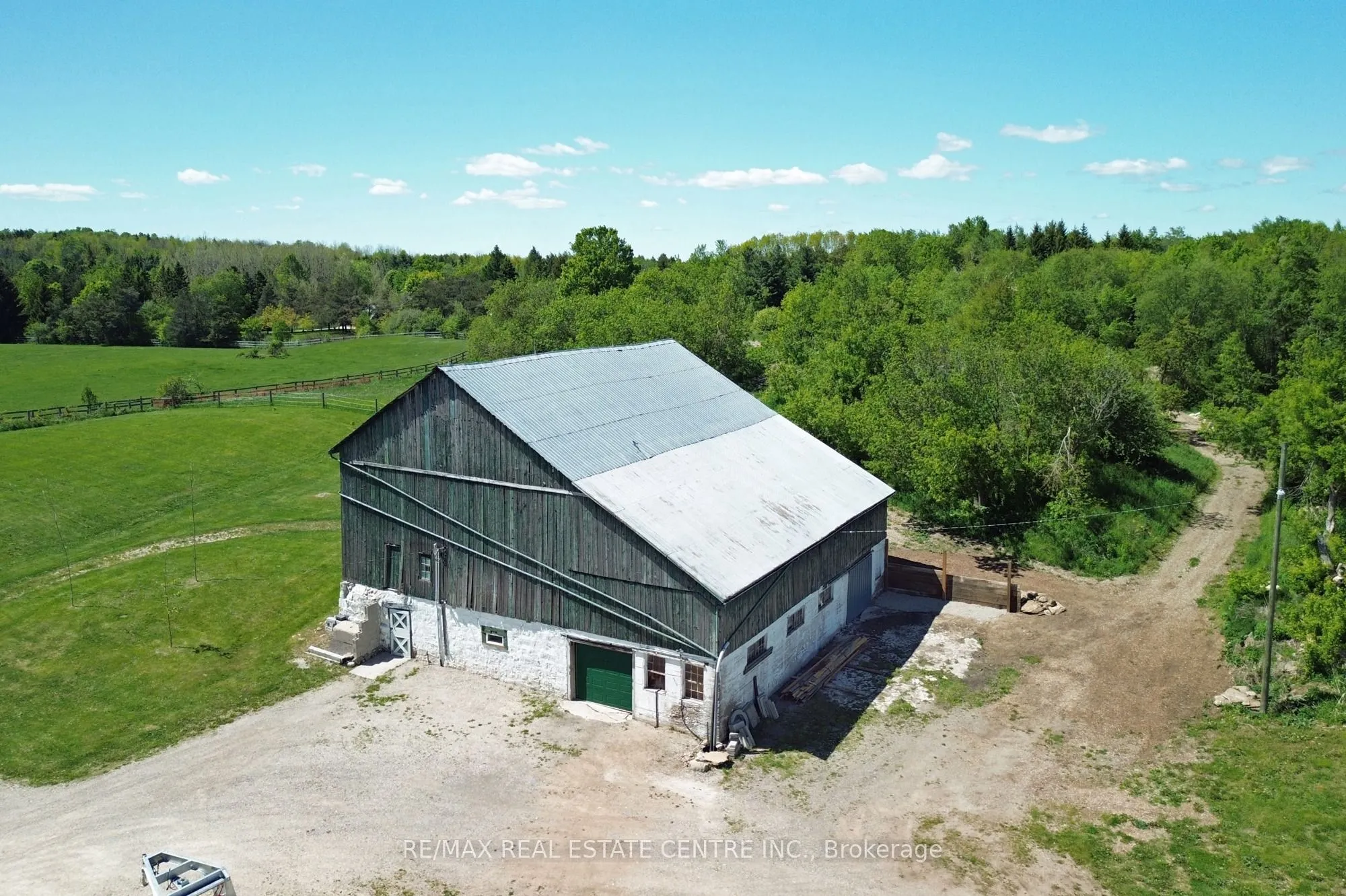 347157 Mono Centre Road