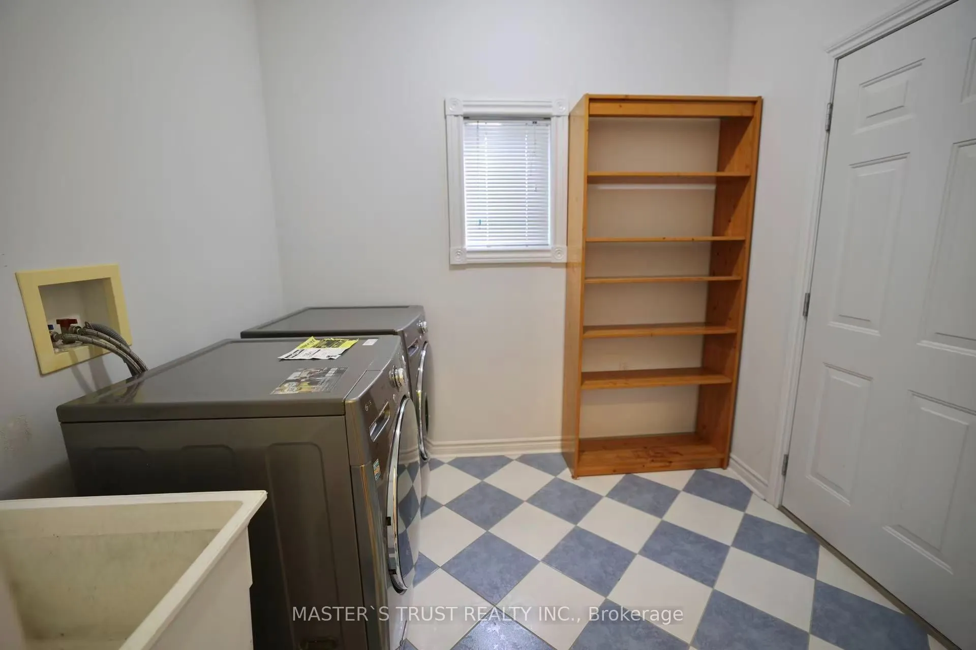 7 Westra Drive