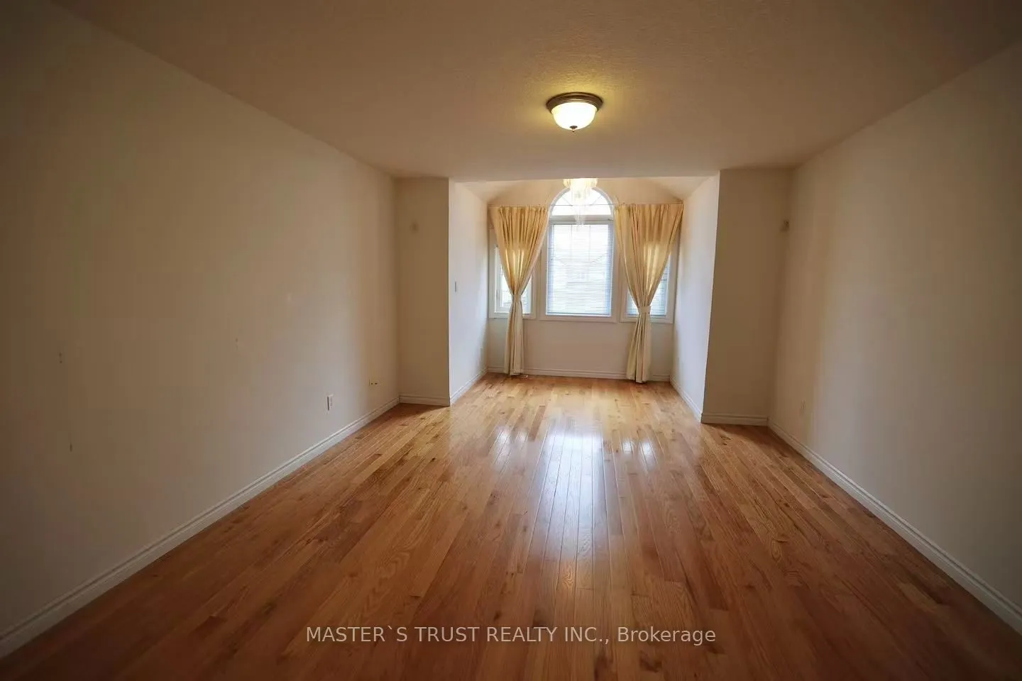 7 Westra Drive