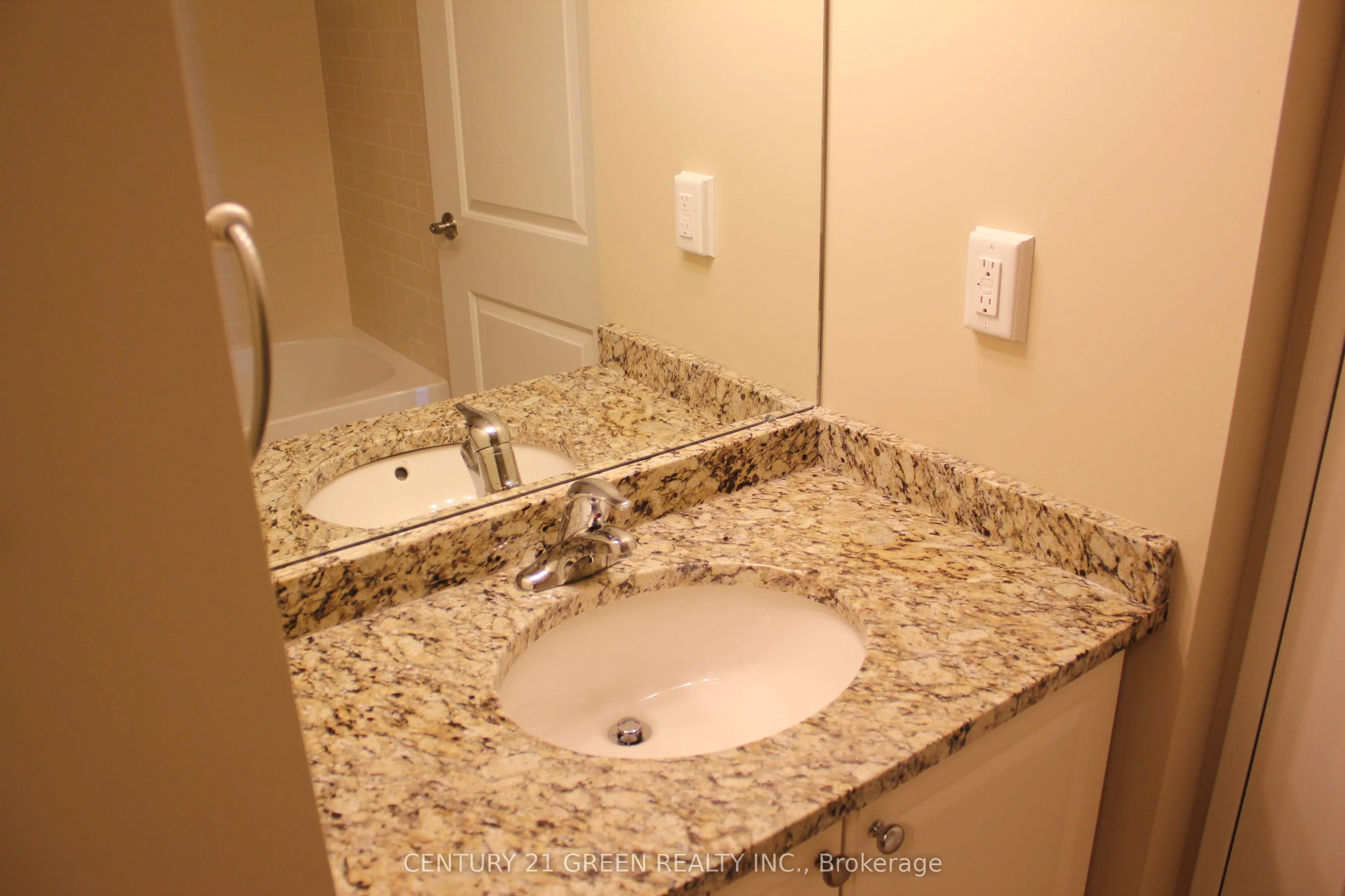 55 Yarmouth Street #404