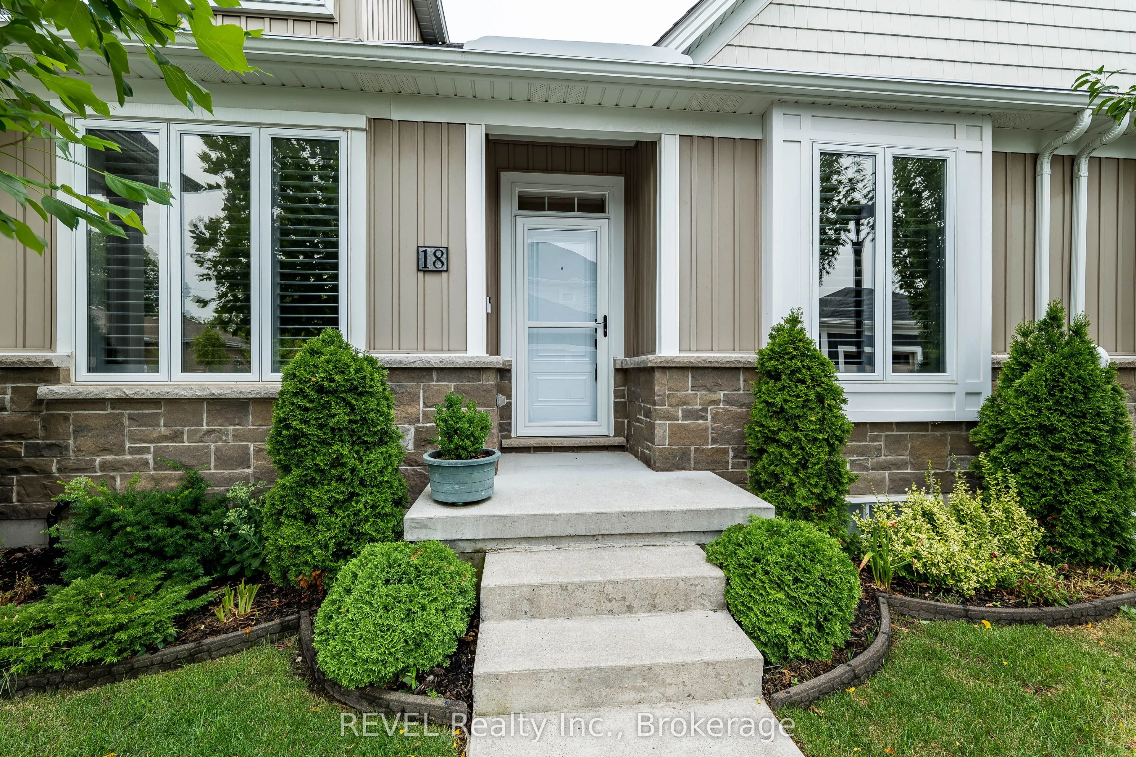 18 Princeton Common Street #5