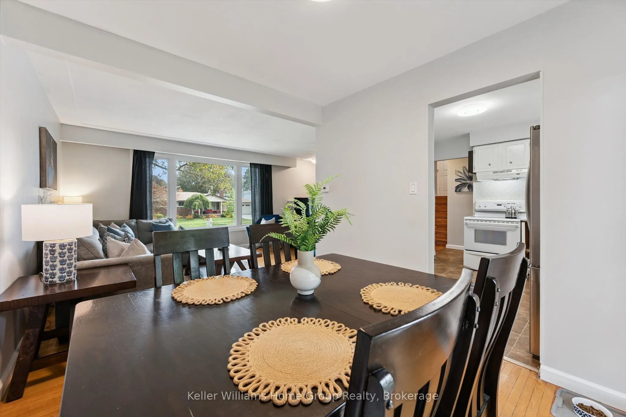 51 LONSDALE Drive