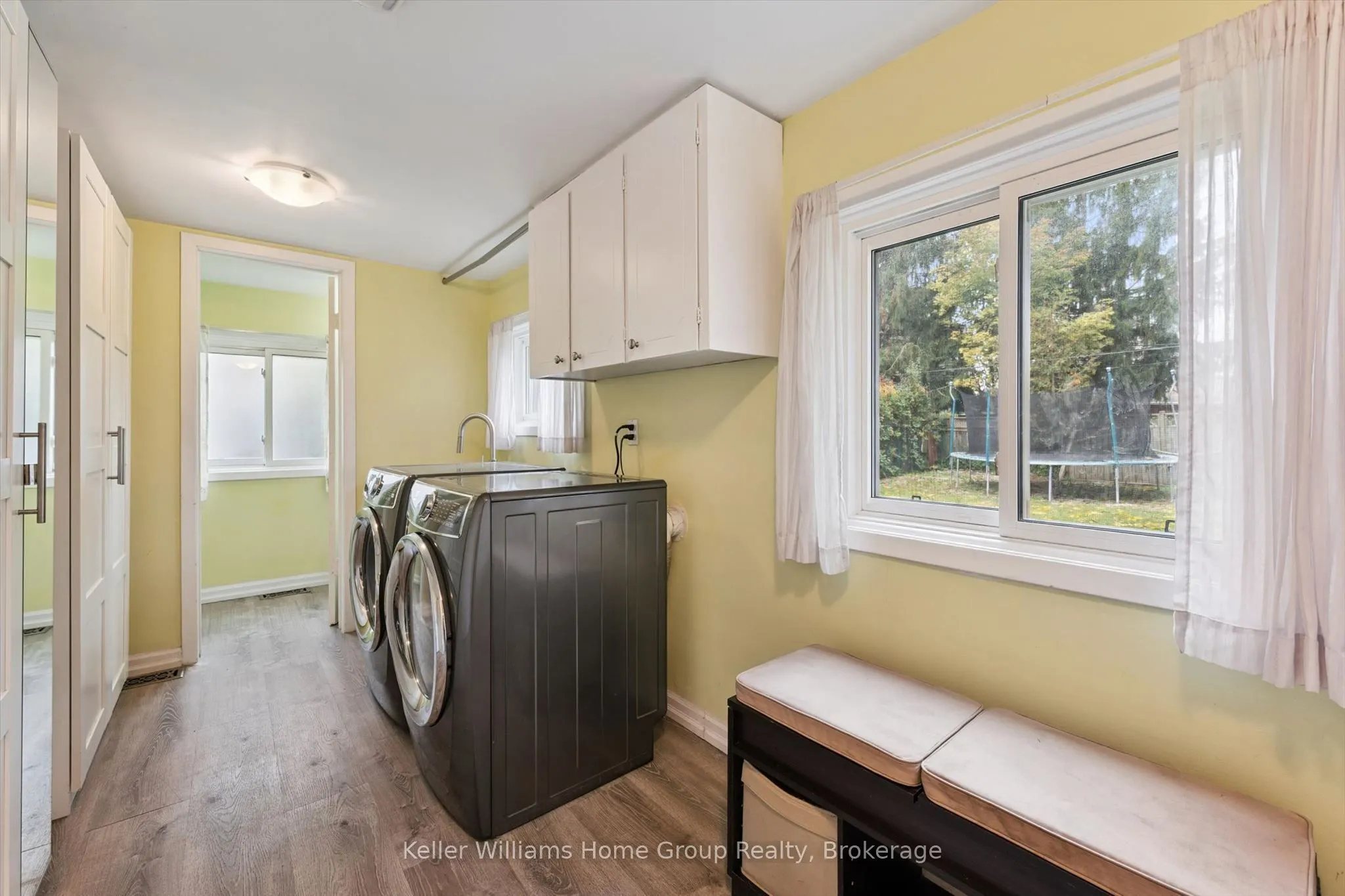 51 LONSDALE Drive