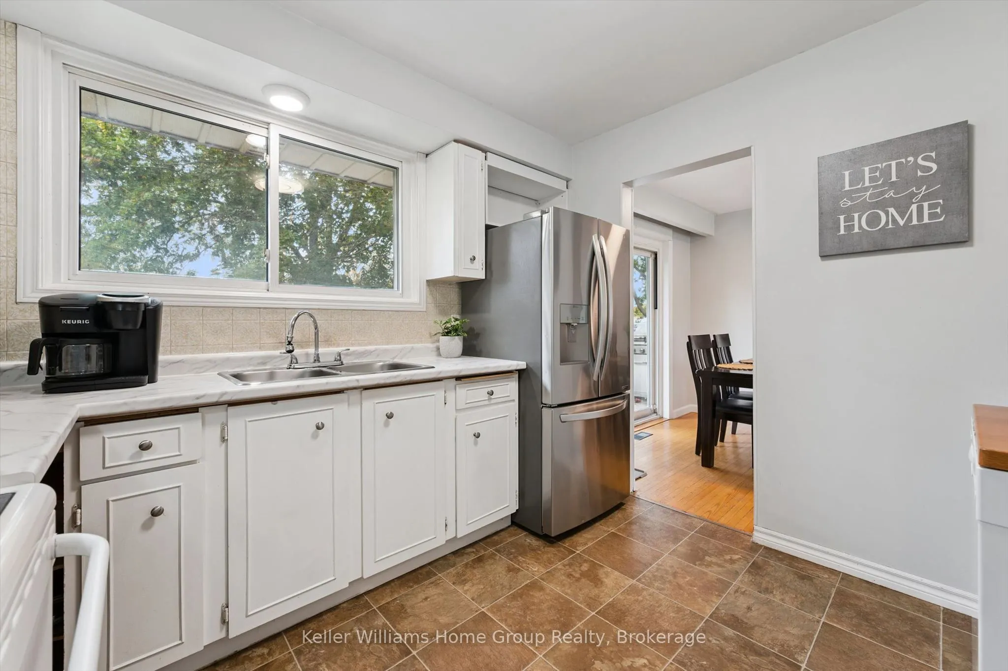 51 LONSDALE Drive