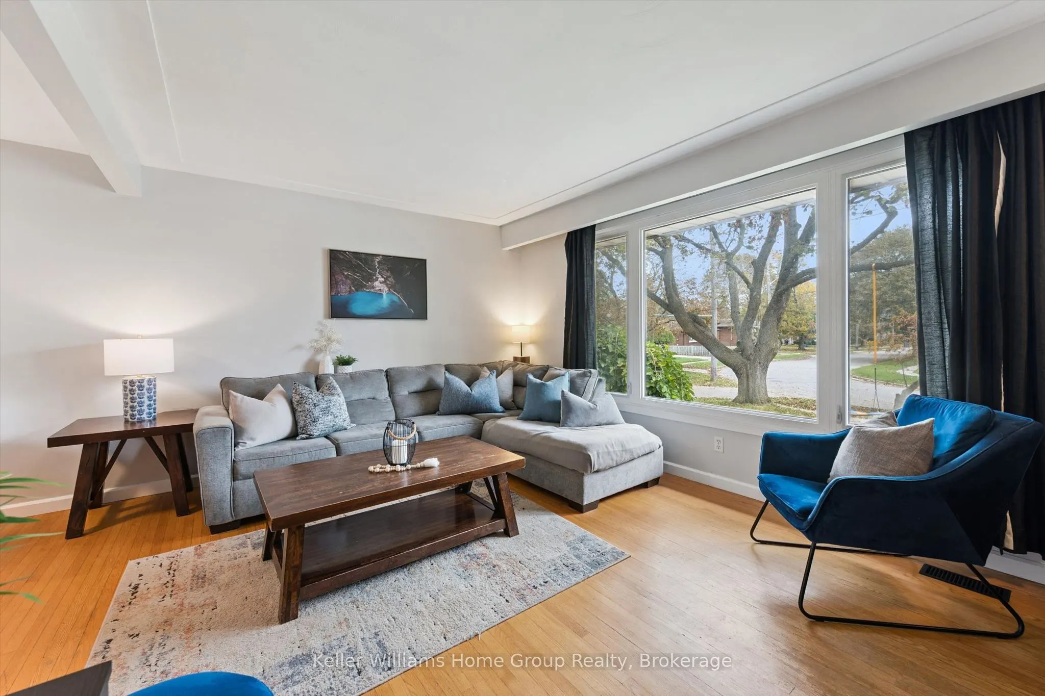 51 LONSDALE Drive