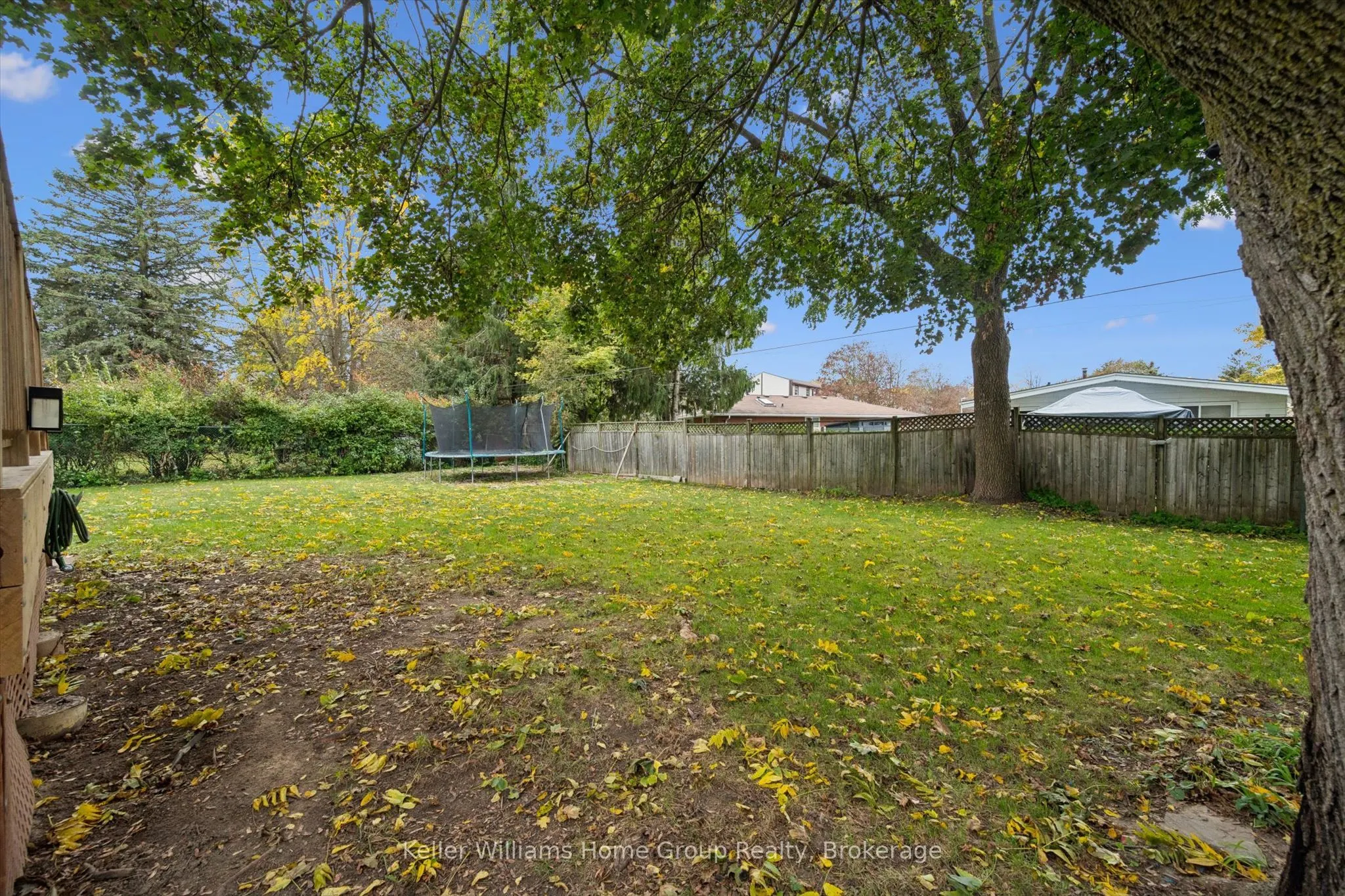 51 LONSDALE Drive