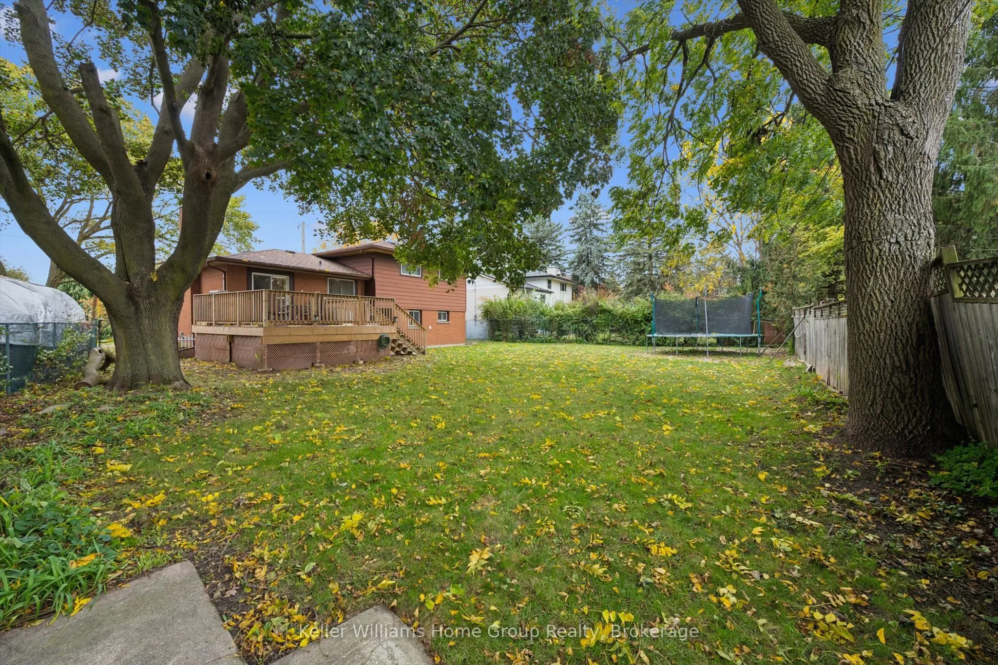 51 LONSDALE Drive