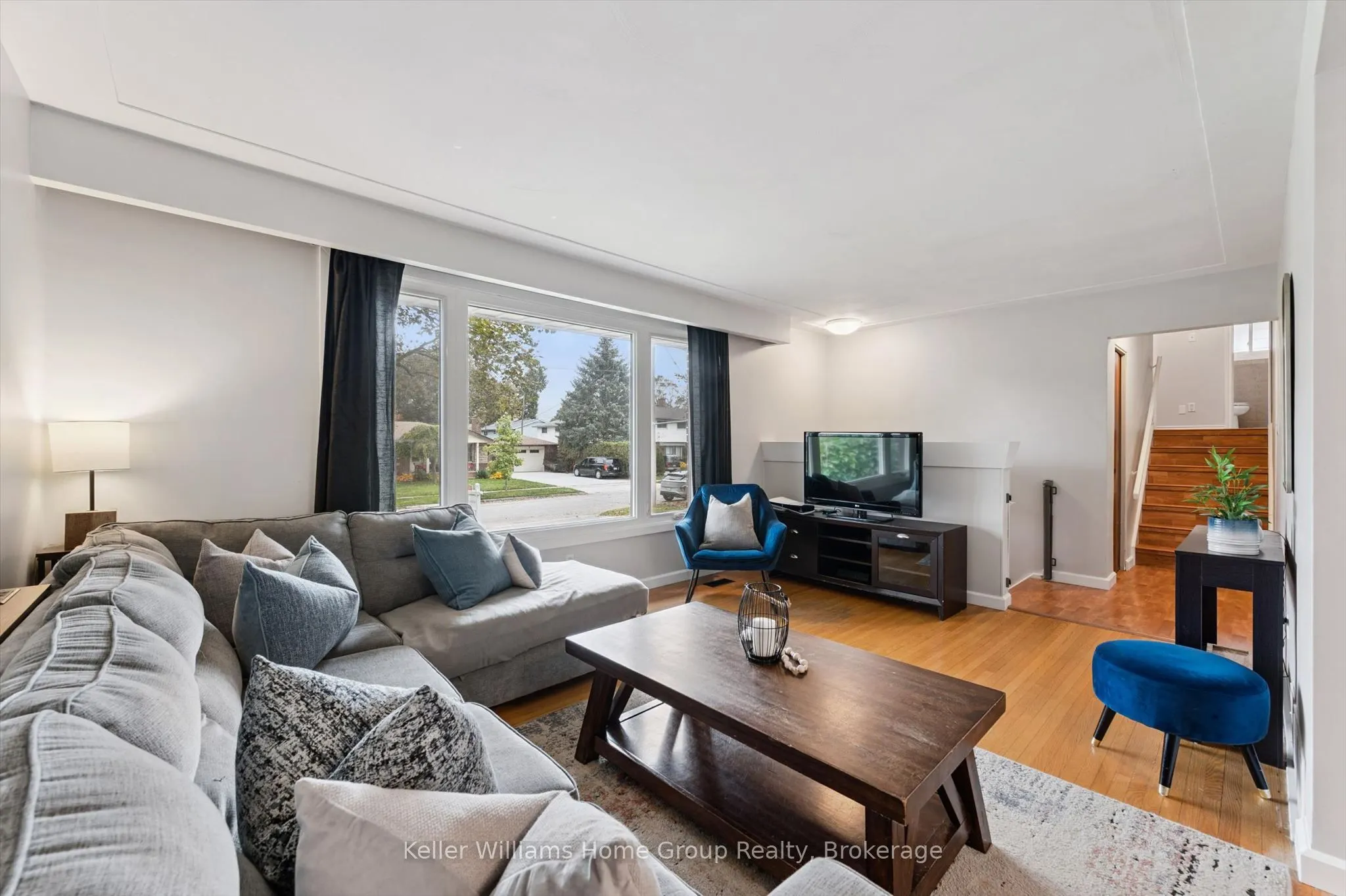 51 LONSDALE Drive
