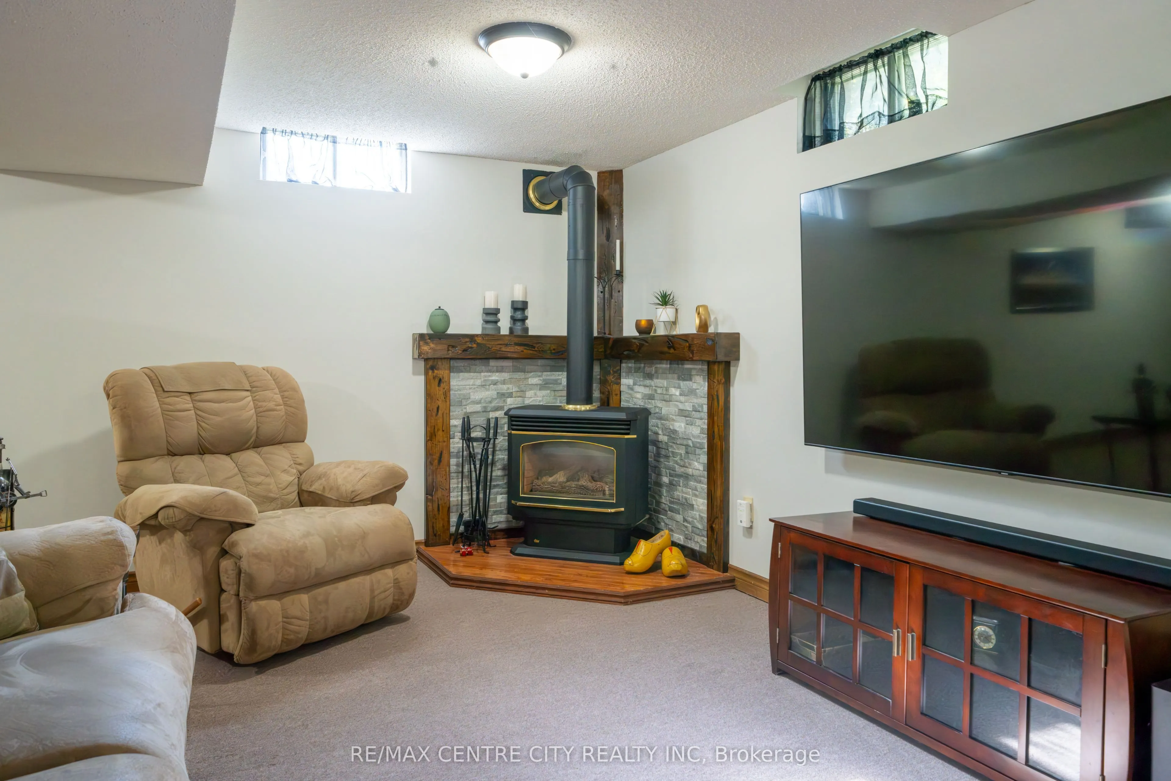 252 Mill Pond Crescent