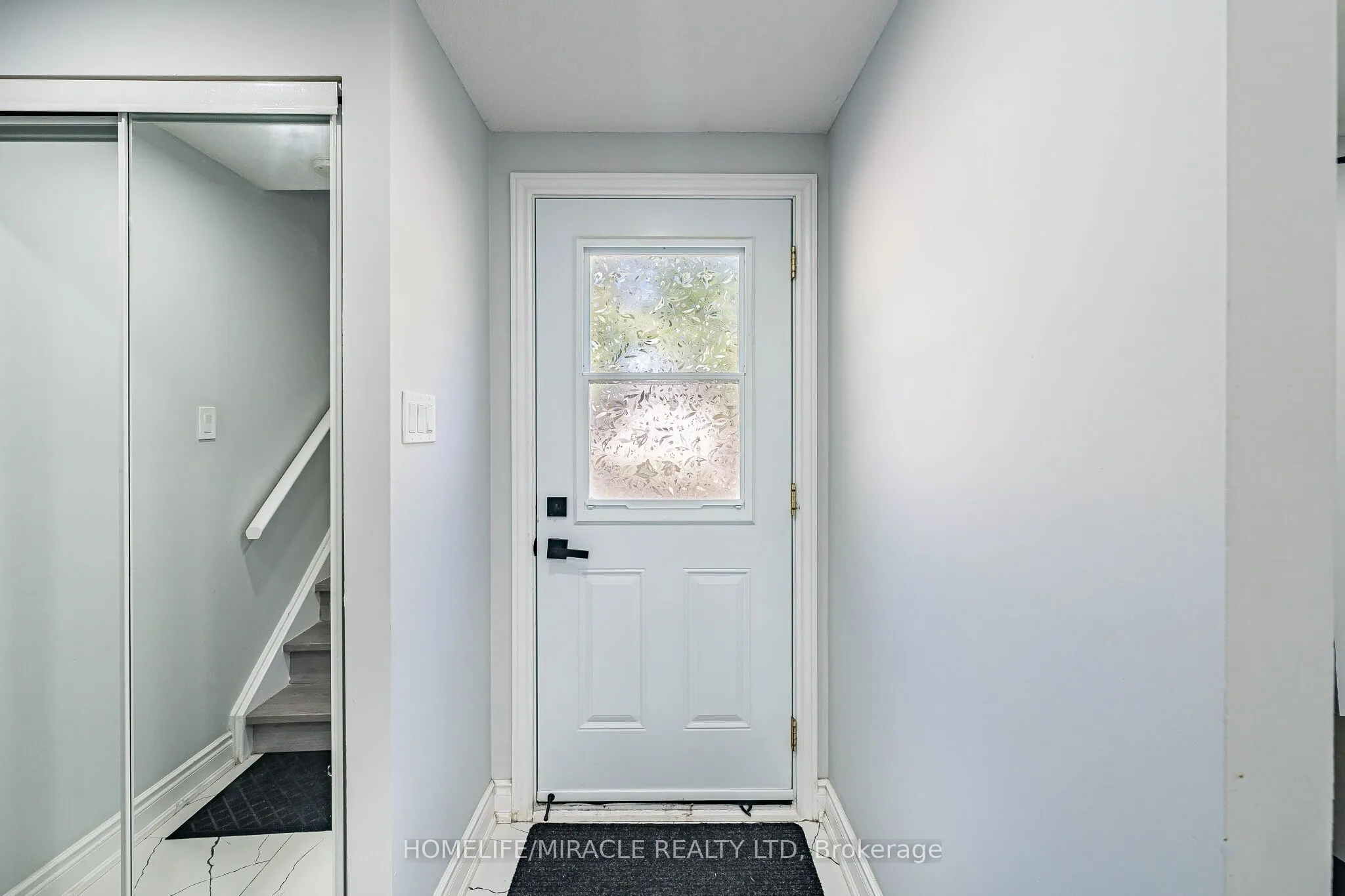 425 Dunvegan Drive #B