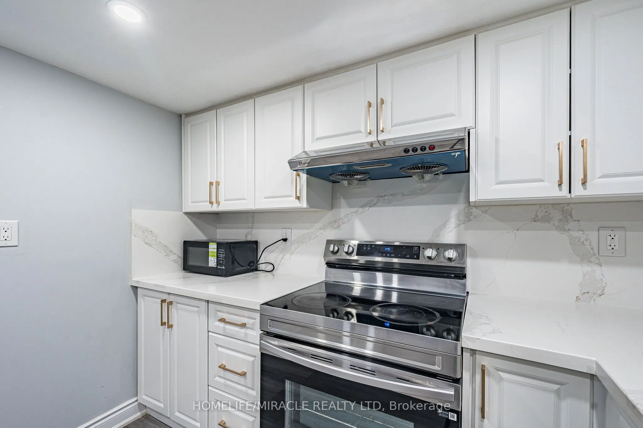 425 Dunvegan Drive #B