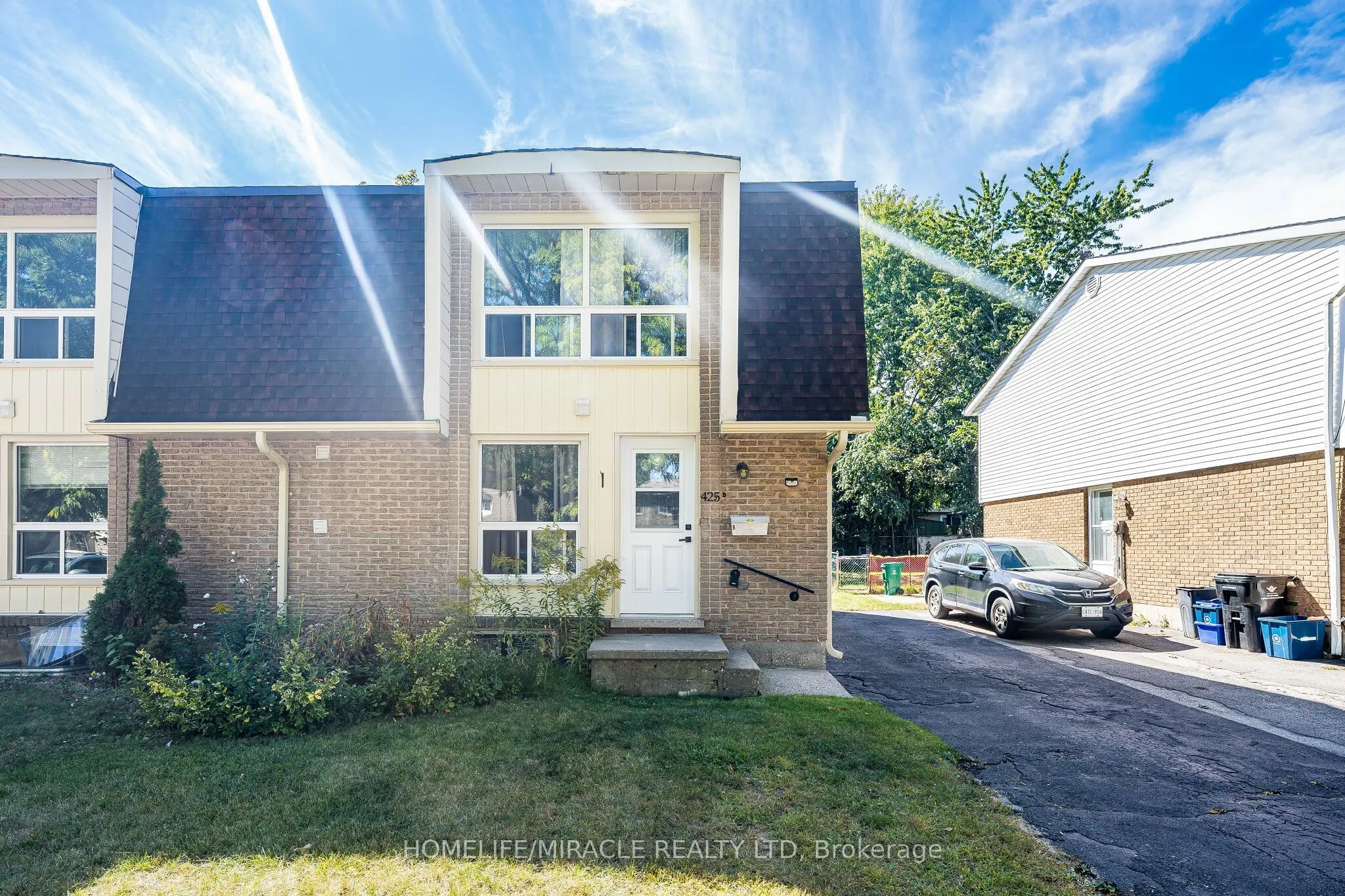 425 Dunvegan Drive #B