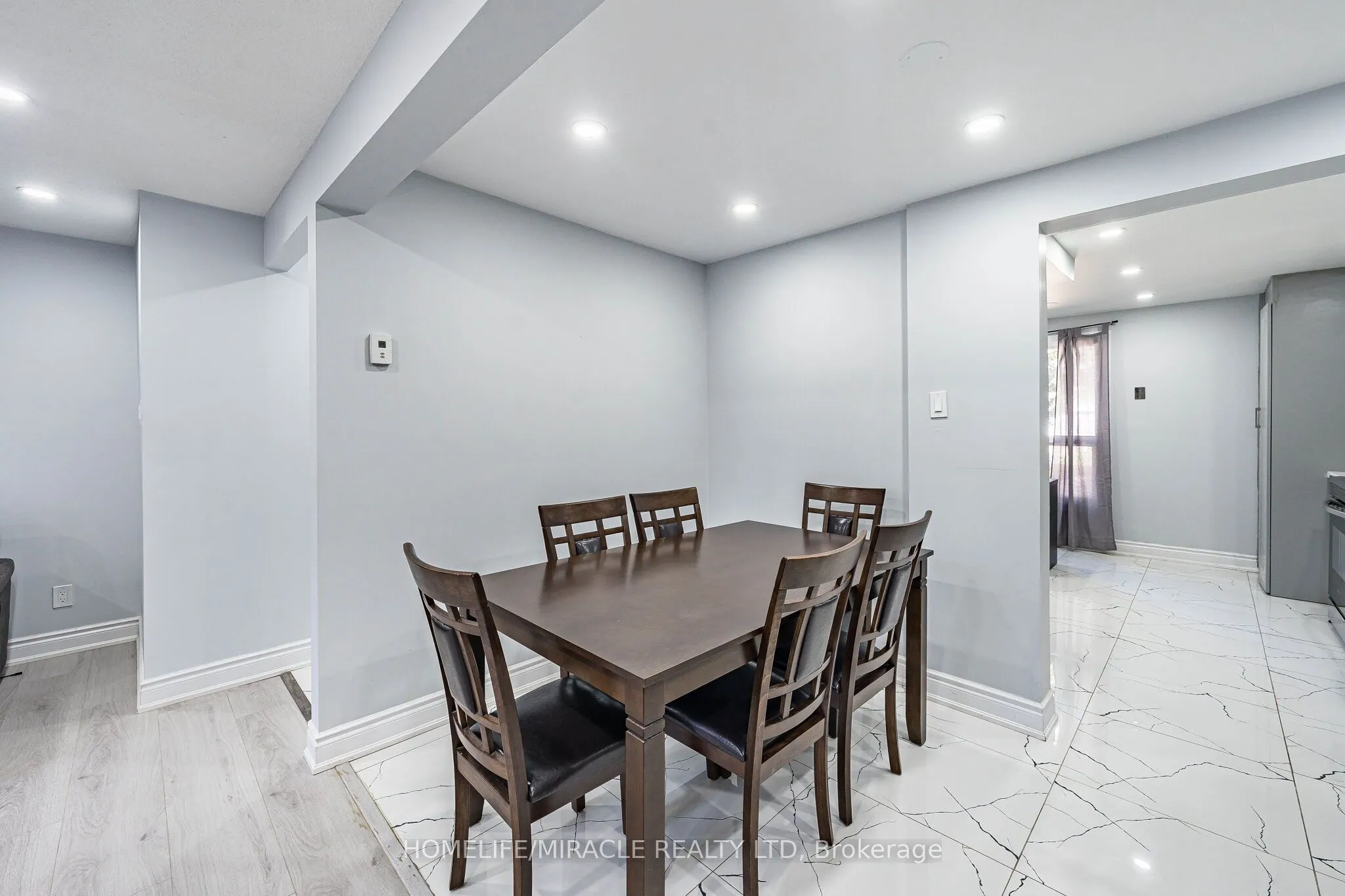 425 Dunvegan Drive #B