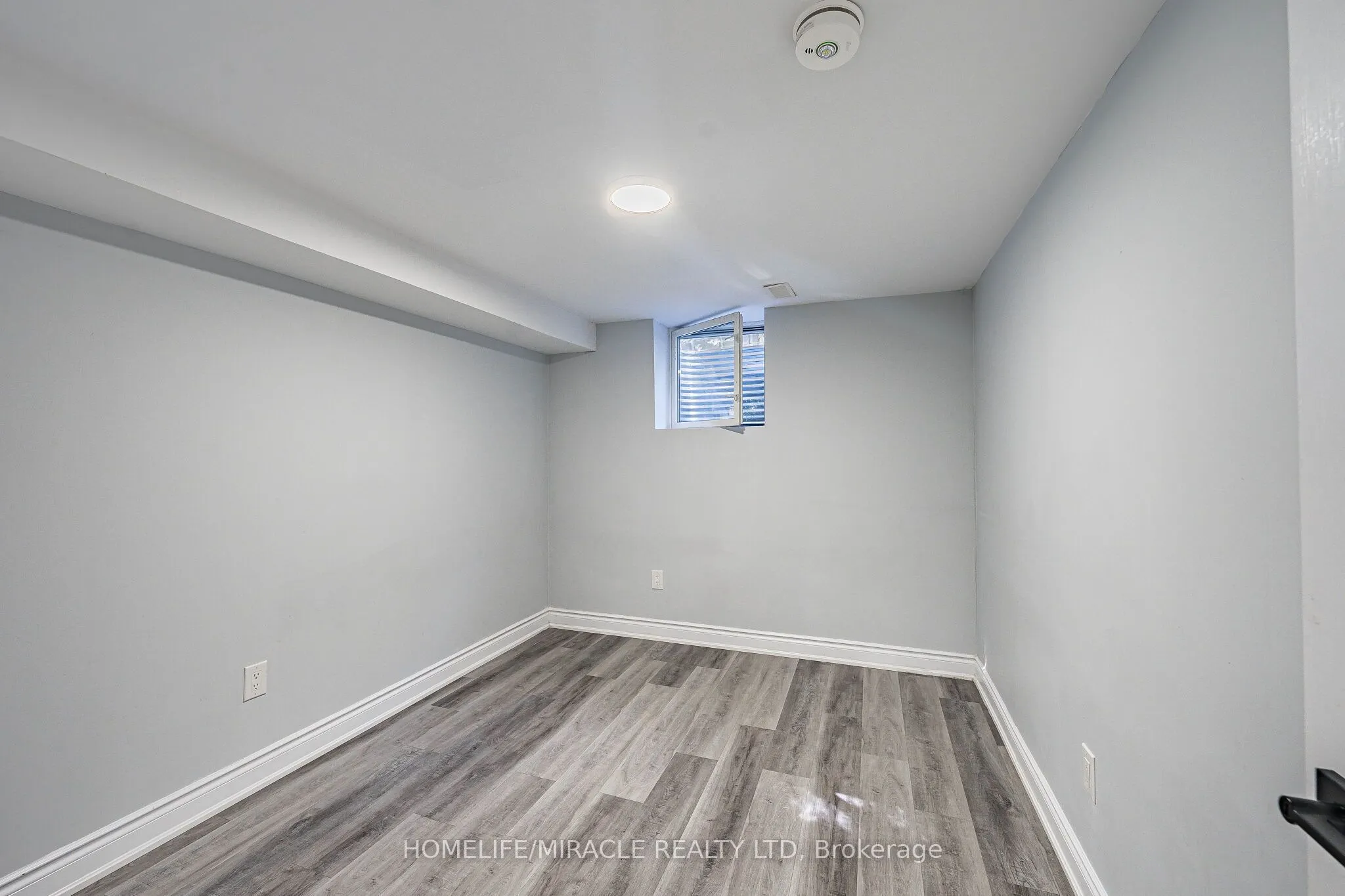 425 Dunvegan Drive #B