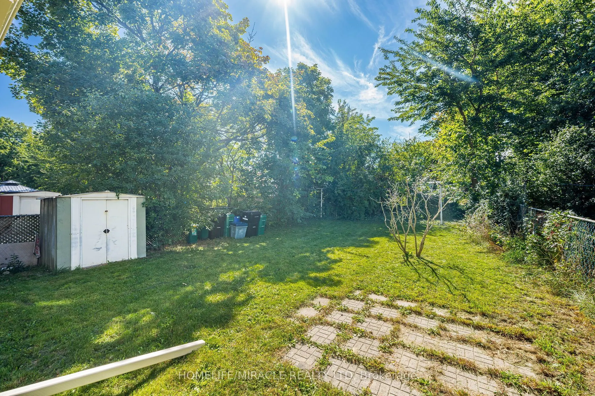 425 Dunvegan Drive #B