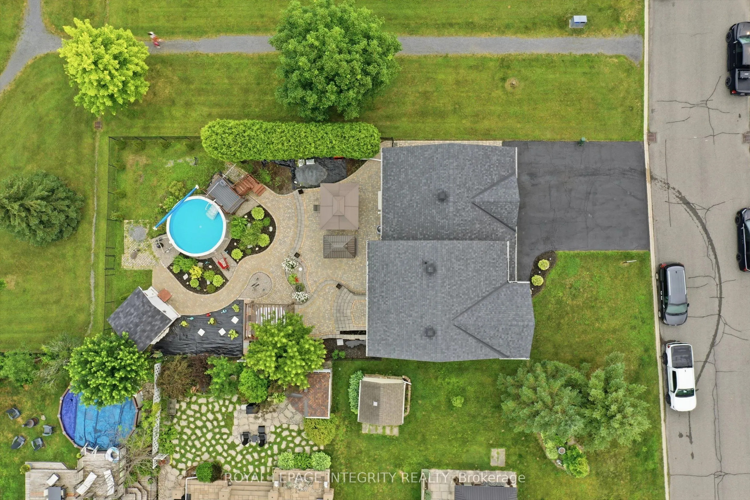 36 Frontenac Boulevard