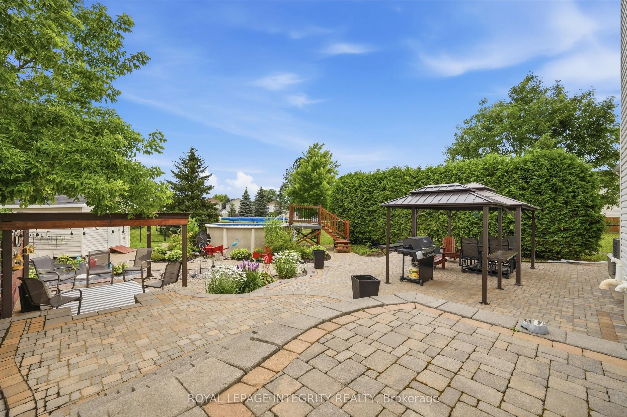 36 Frontenac Boulevard