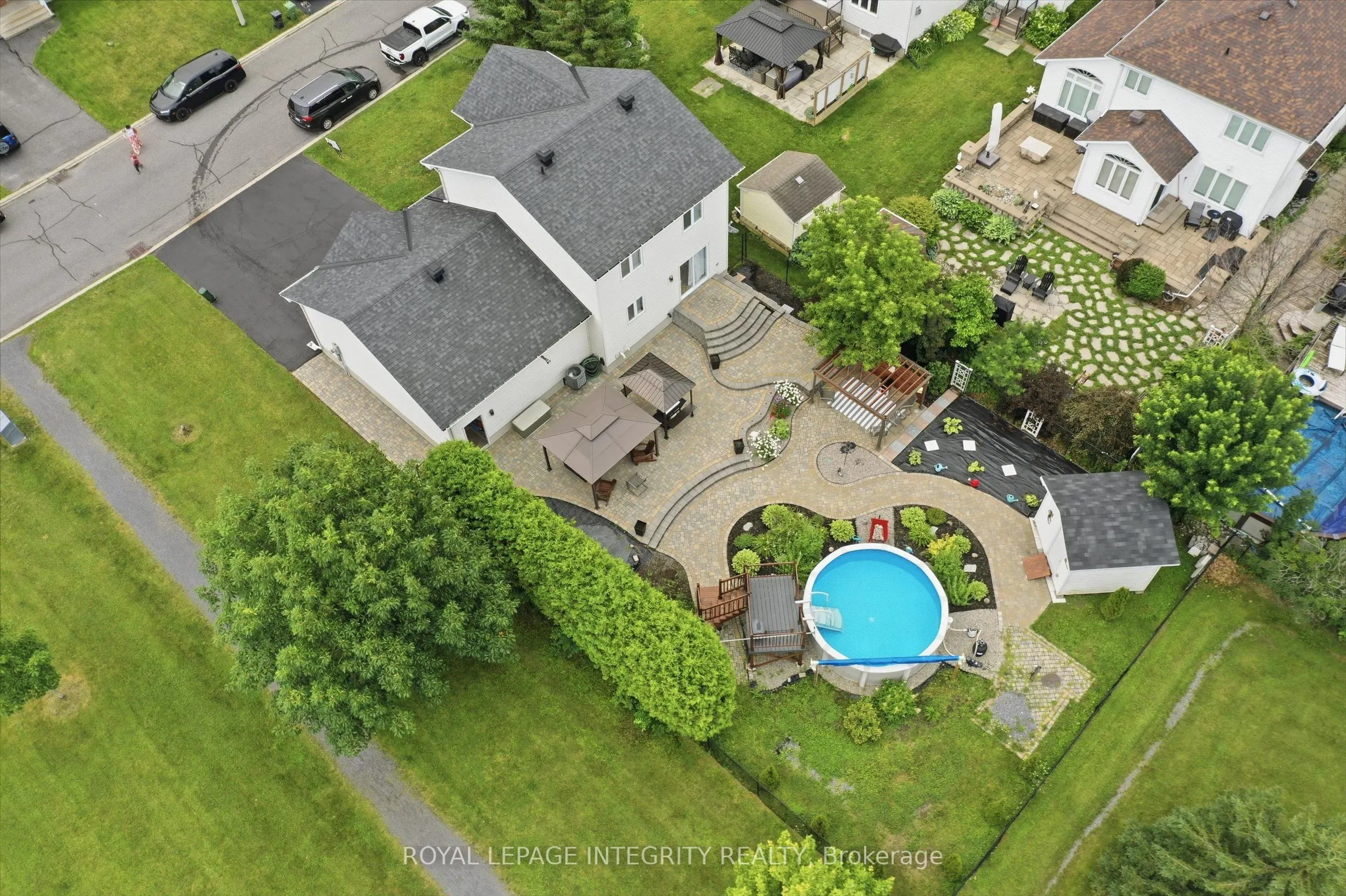 36 Frontenac Boulevard