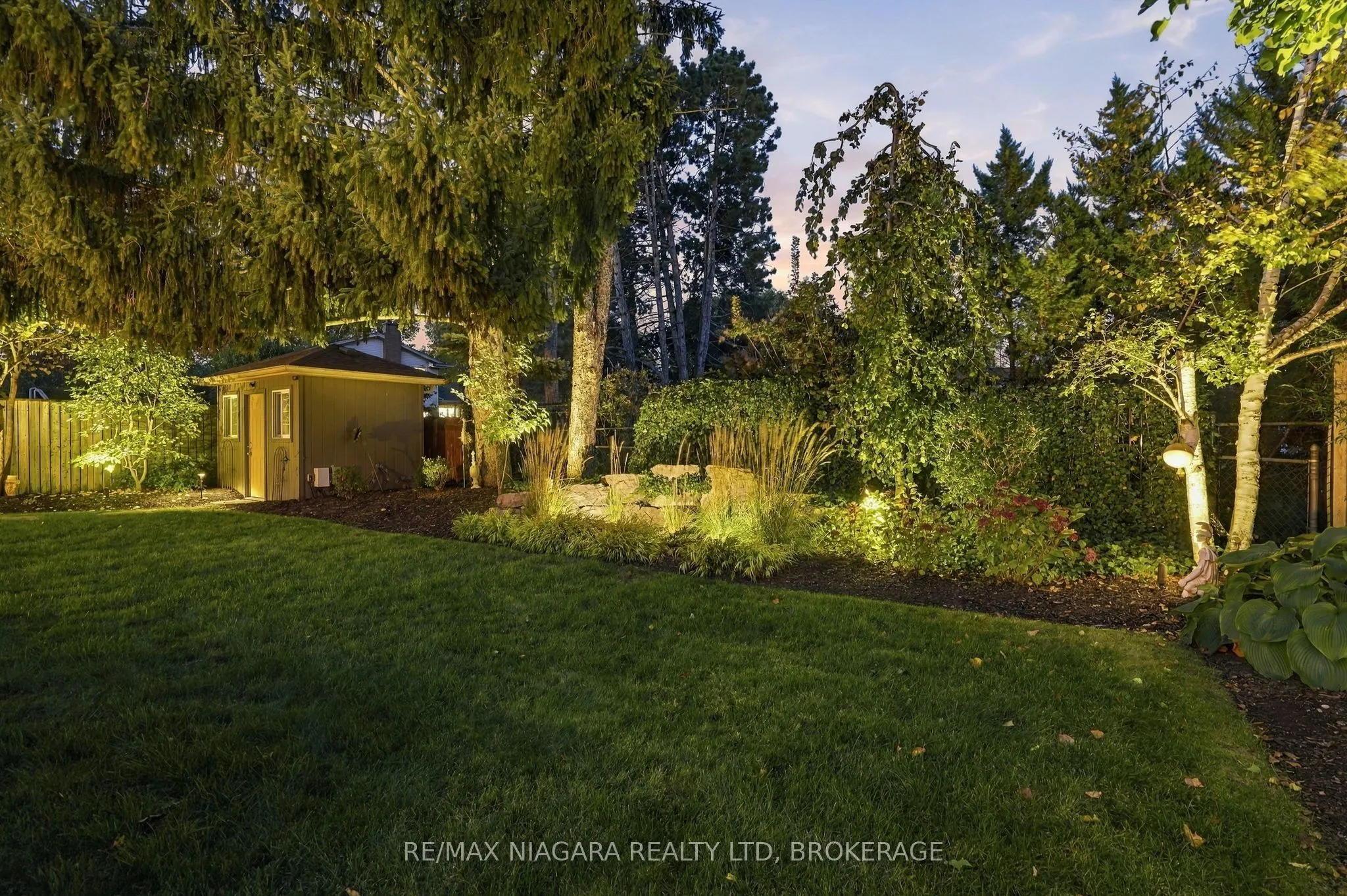 13 Royal Henley Boulevard