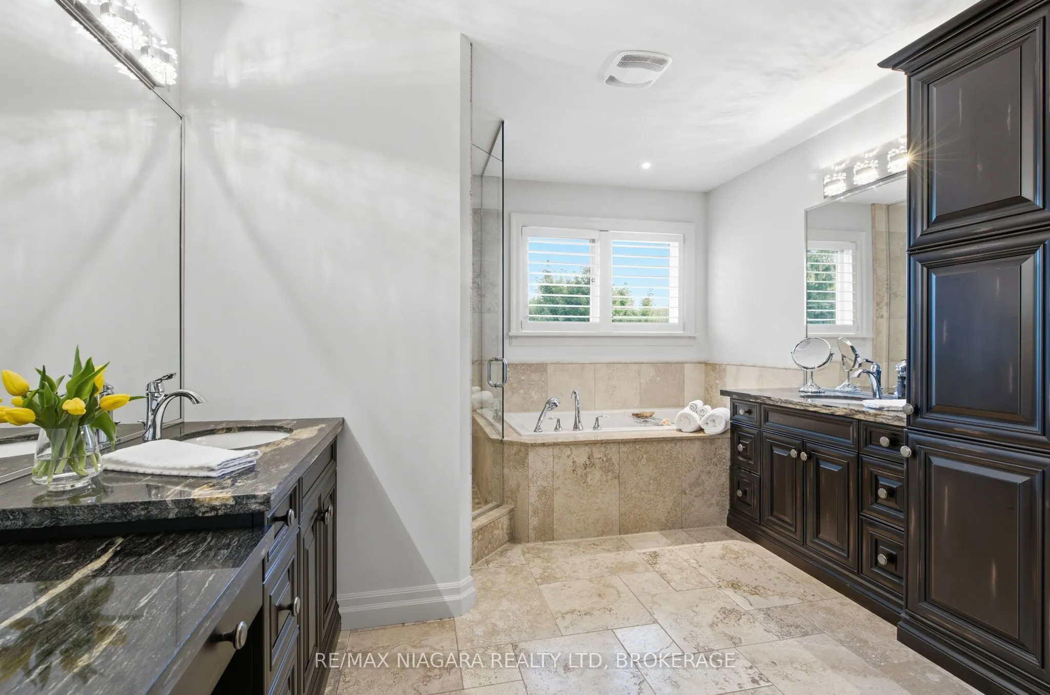 13 Royal Henley Boulevard