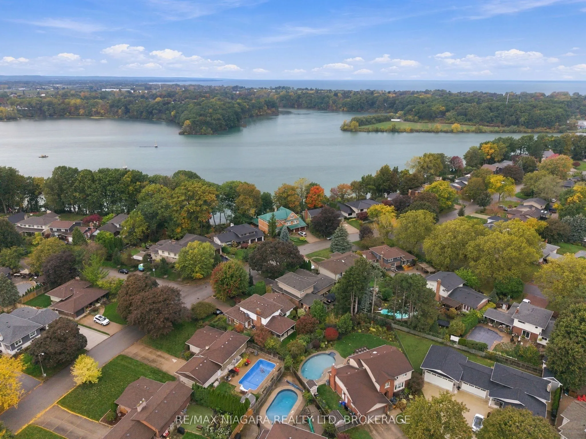 13 Royal Henley Boulevard