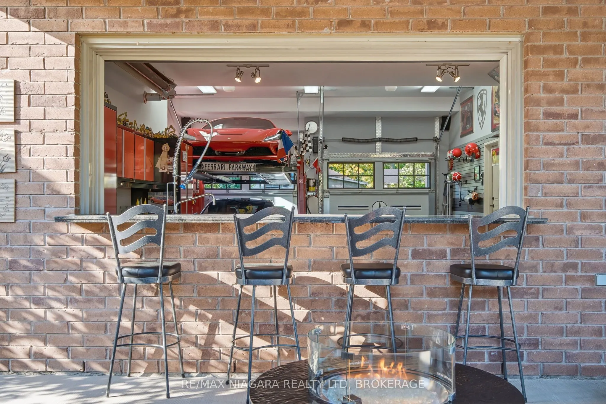 13 Royal Henley Boulevard