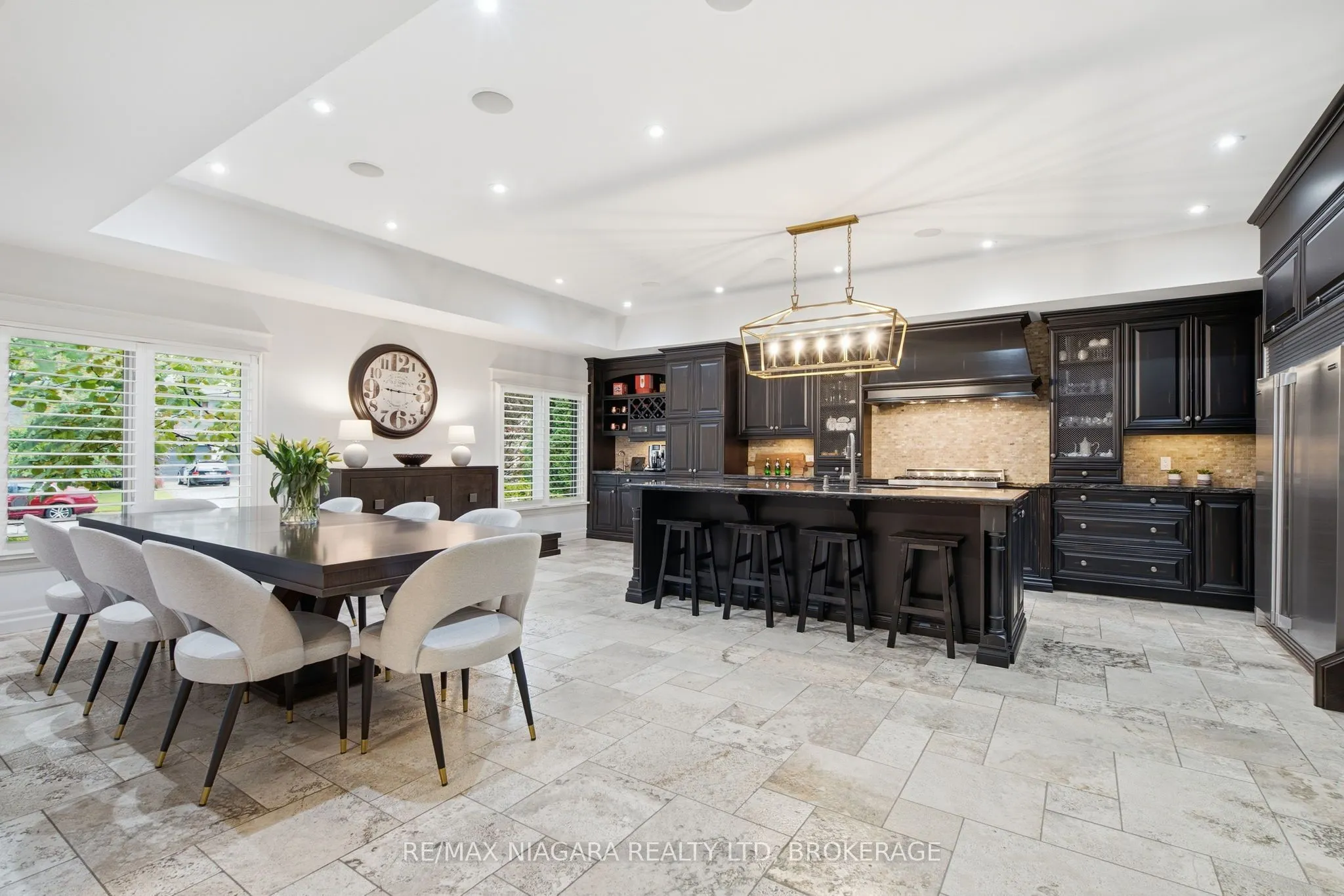 13 Royal Henley Boulevard