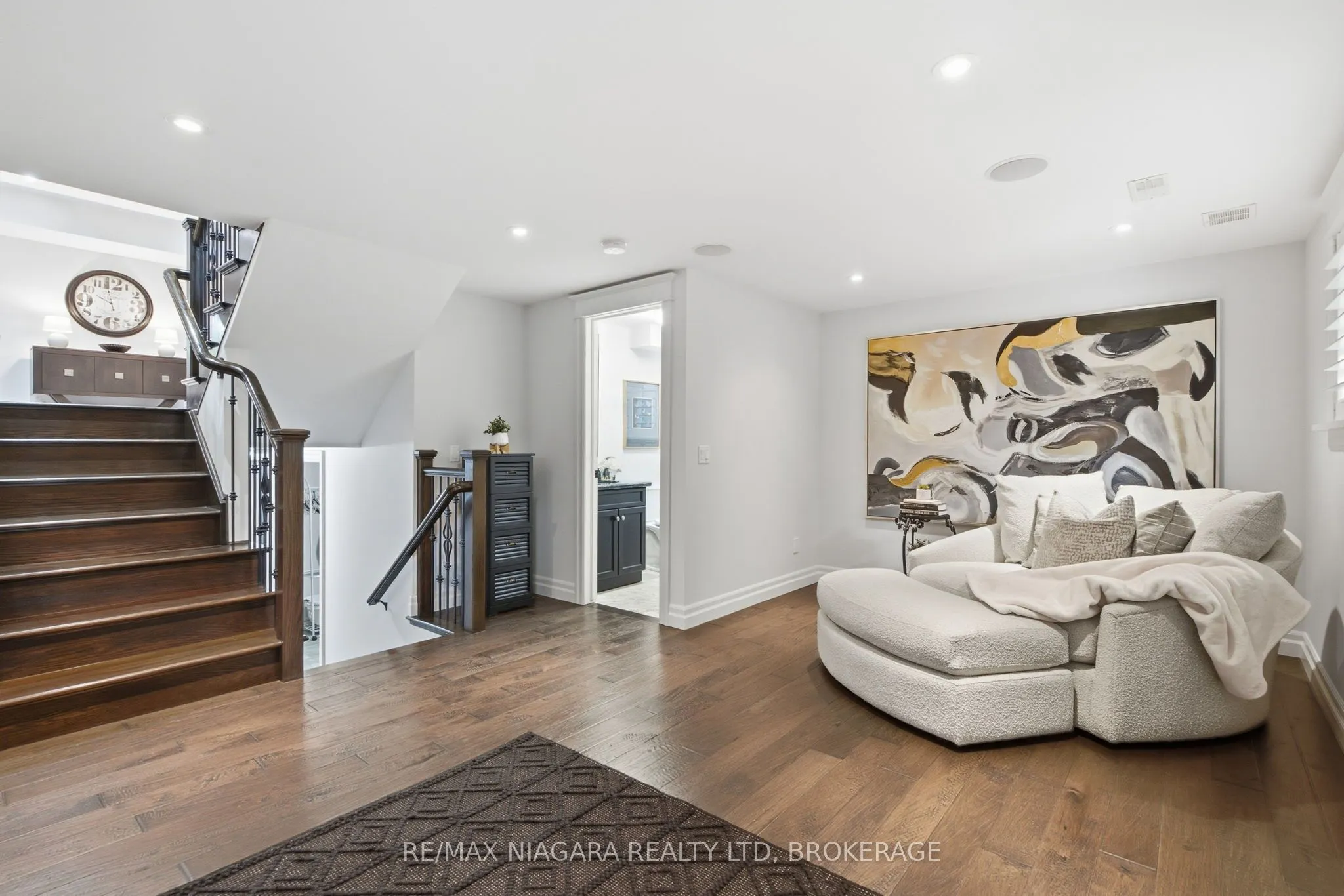 13 Royal Henley Boulevard