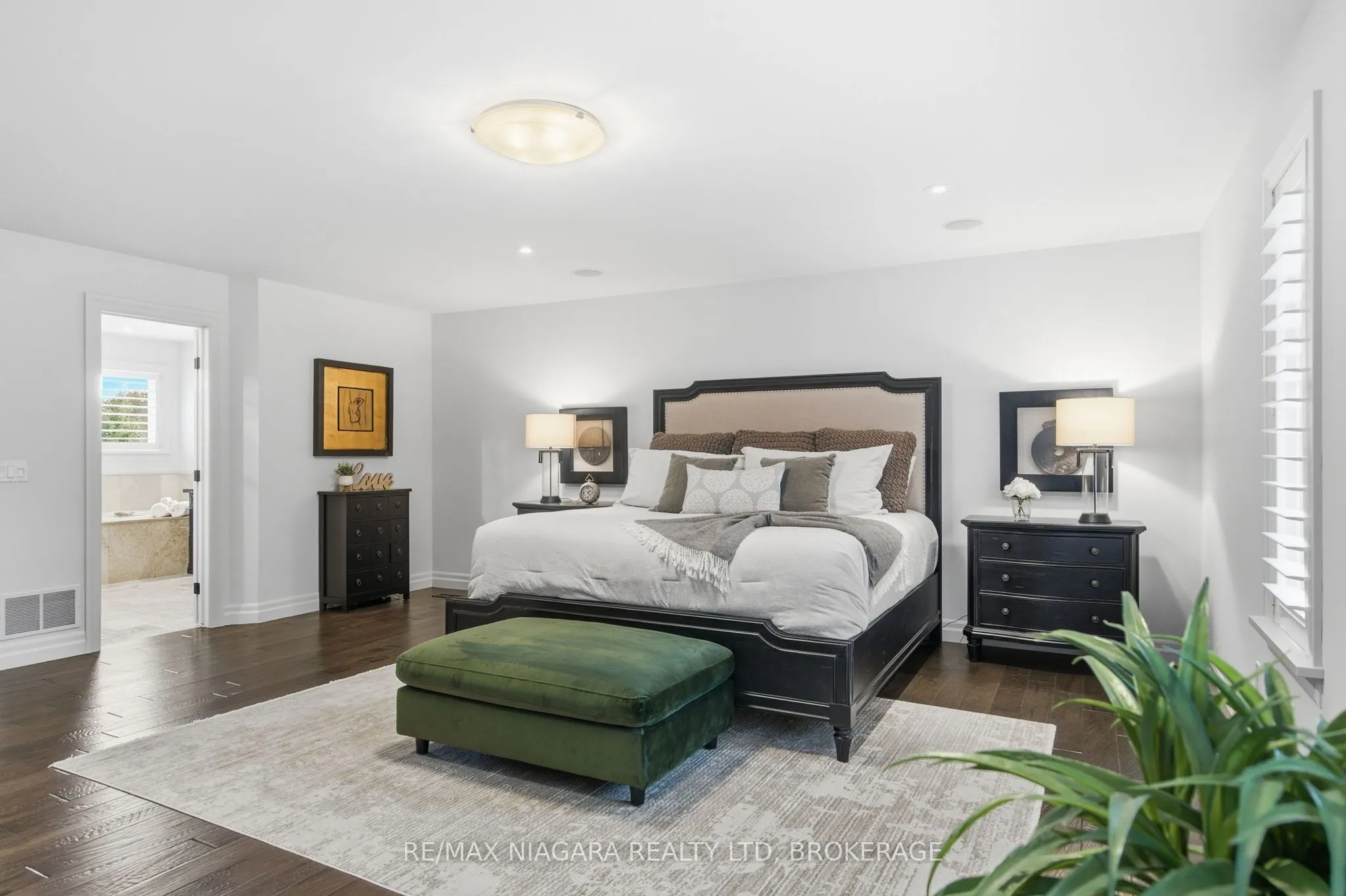 13 Royal Henley Boulevard