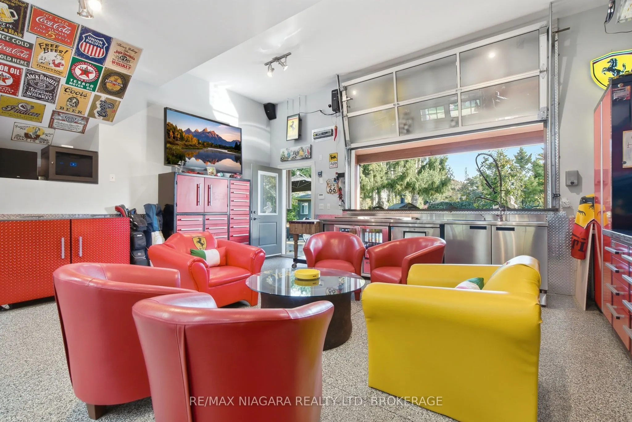 13 Royal Henley Boulevard
