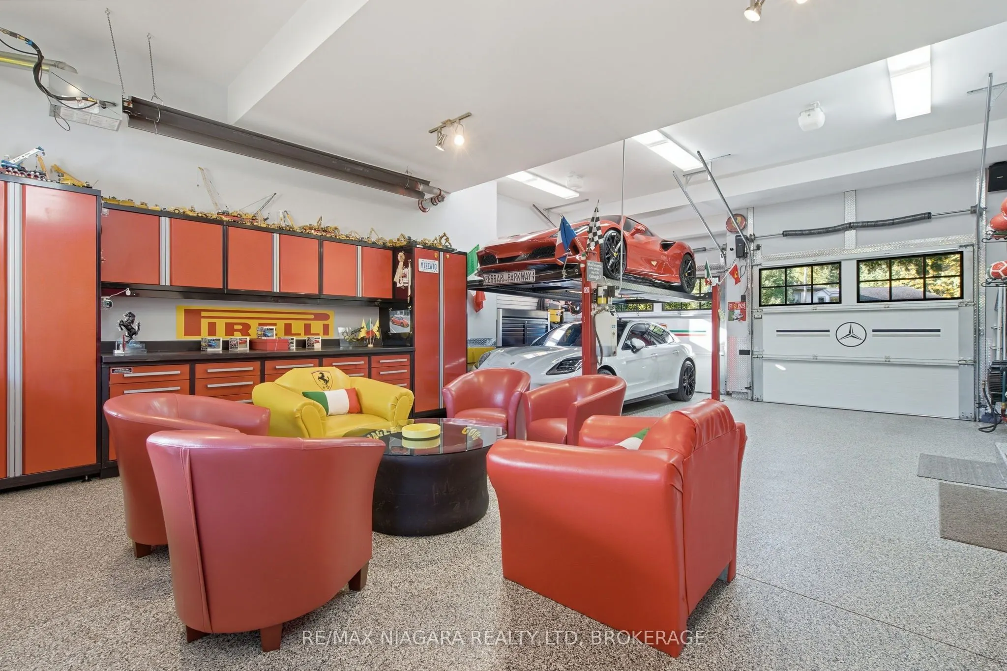 13 Royal Henley Boulevard