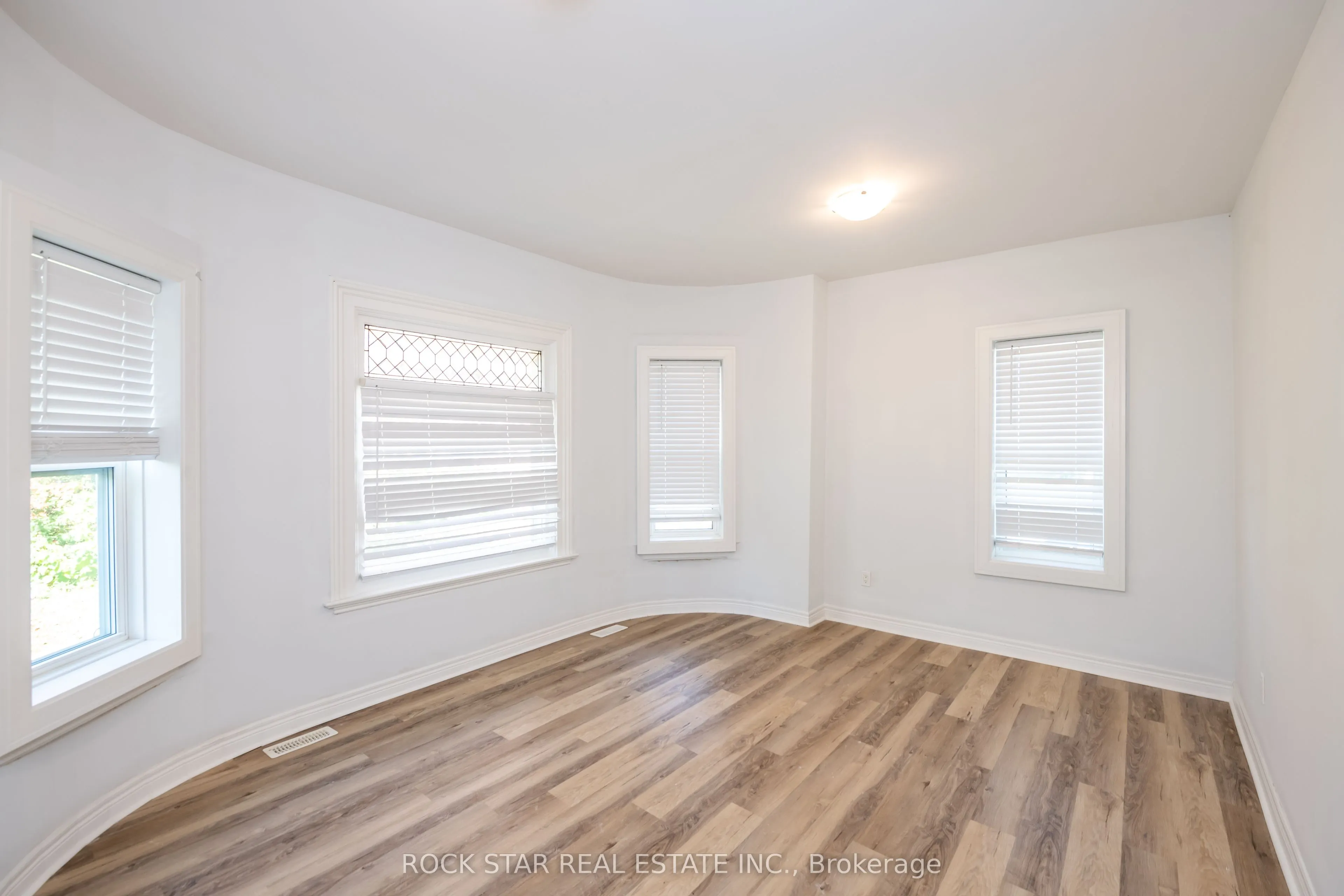 292 Fares Street