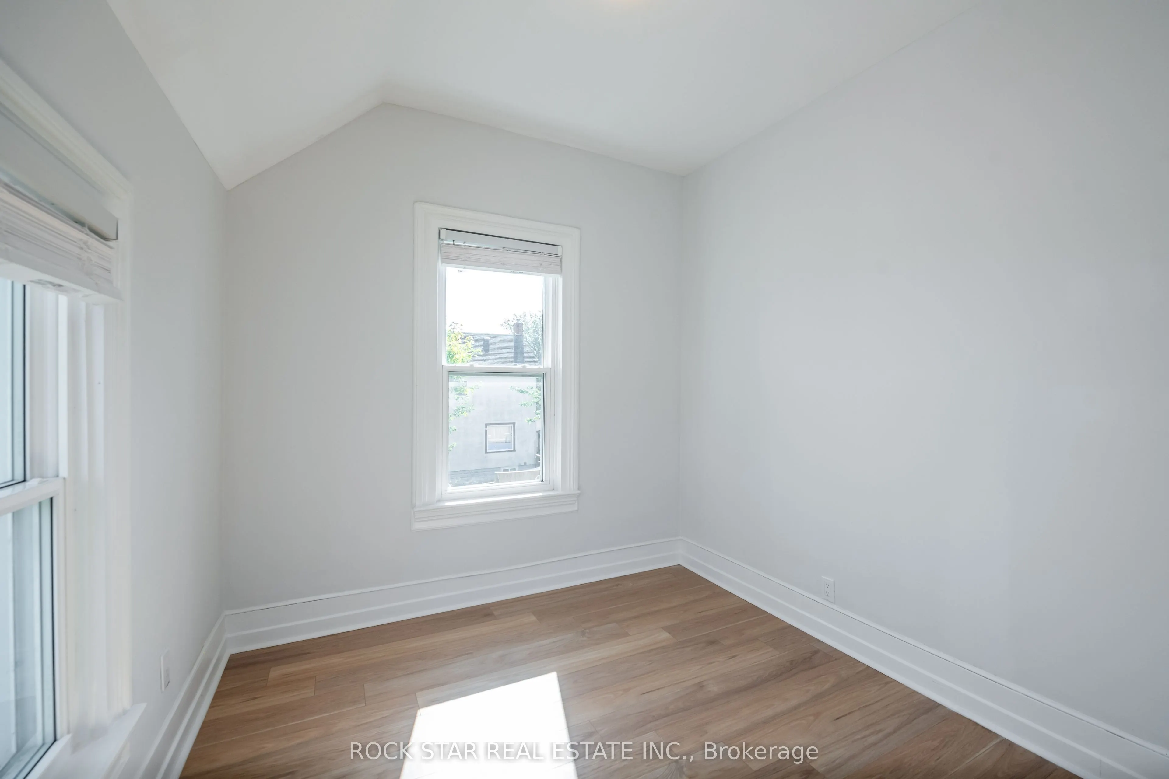 292 Fares Street