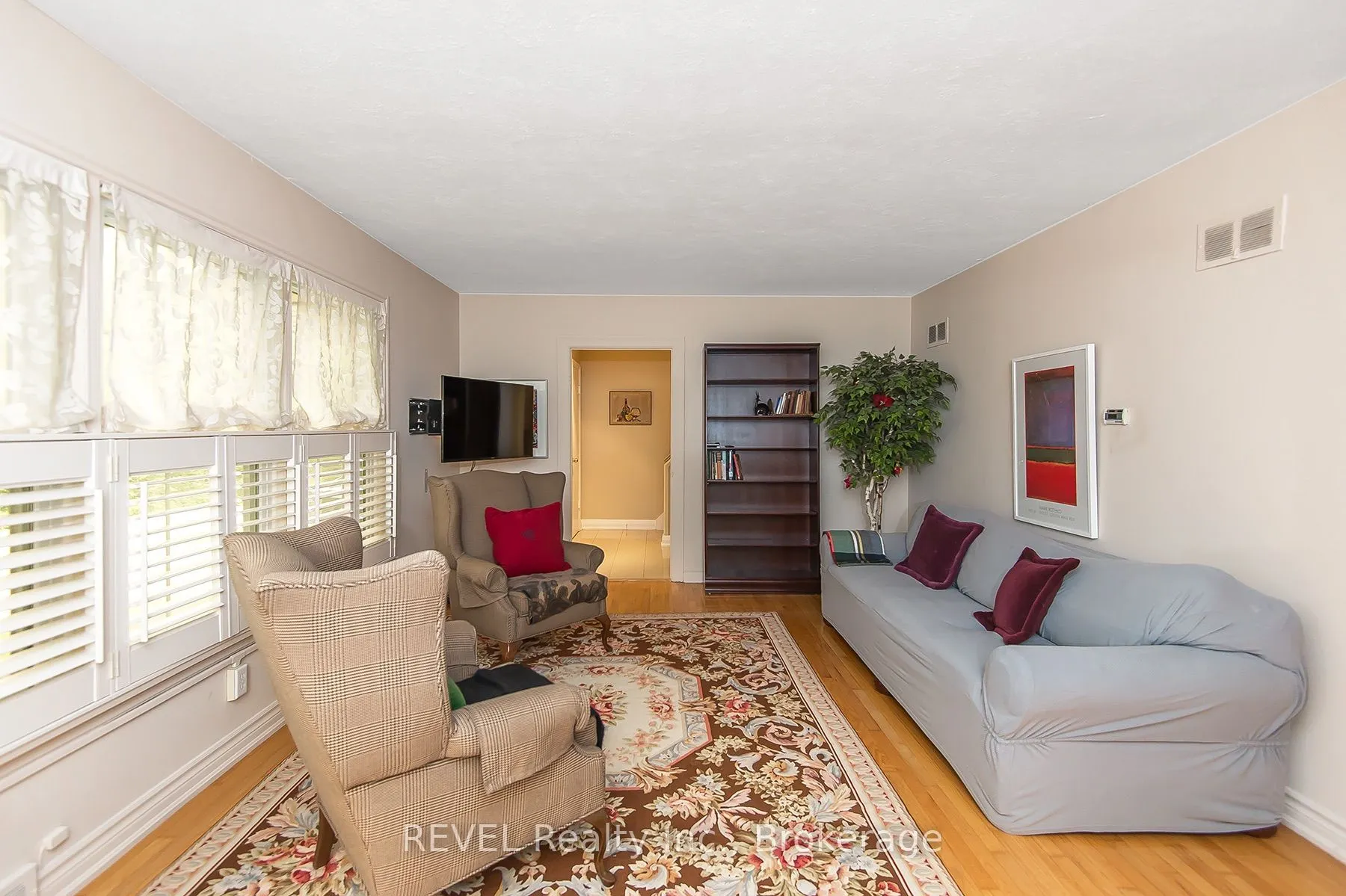 113 St. Paul Crescent