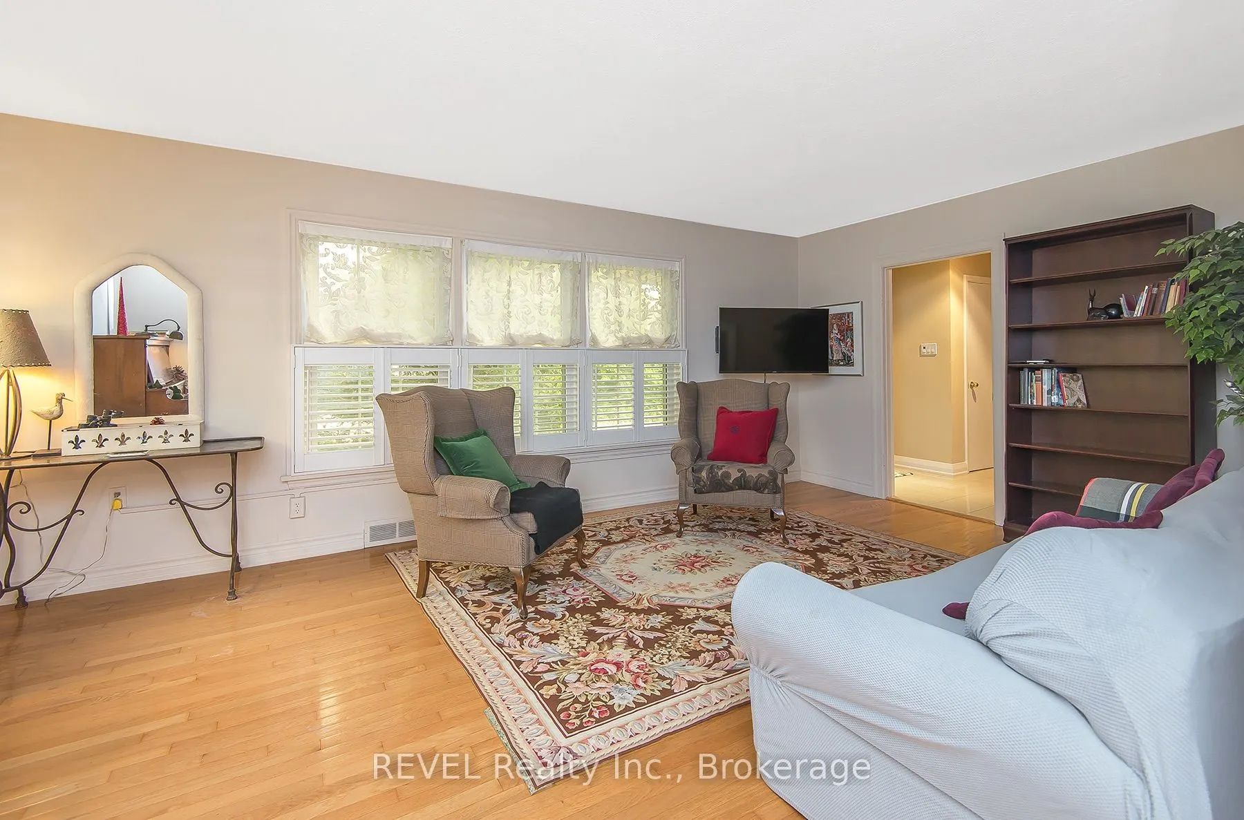 113 St. Paul Crescent