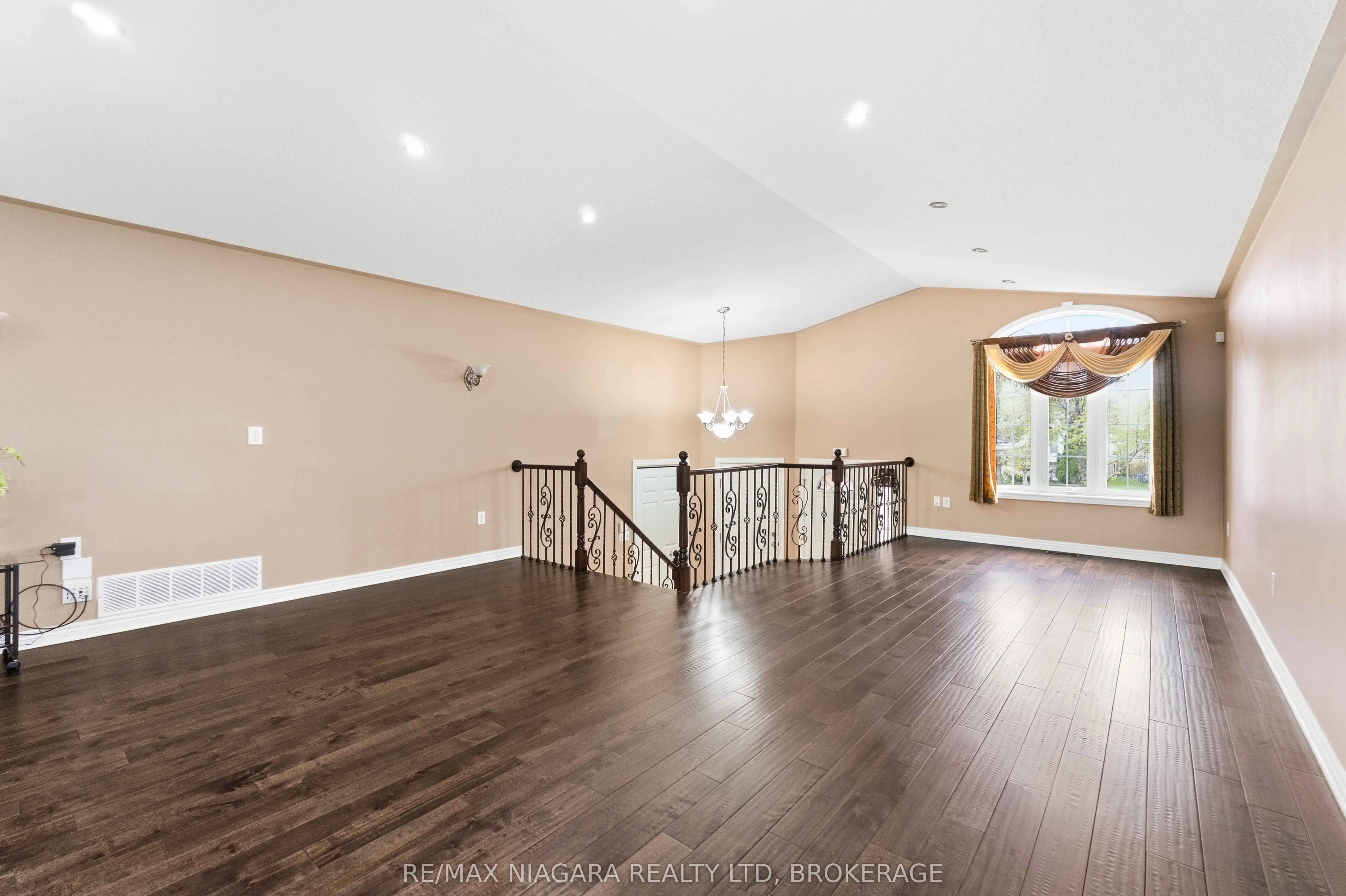 8253 Costabile Drive