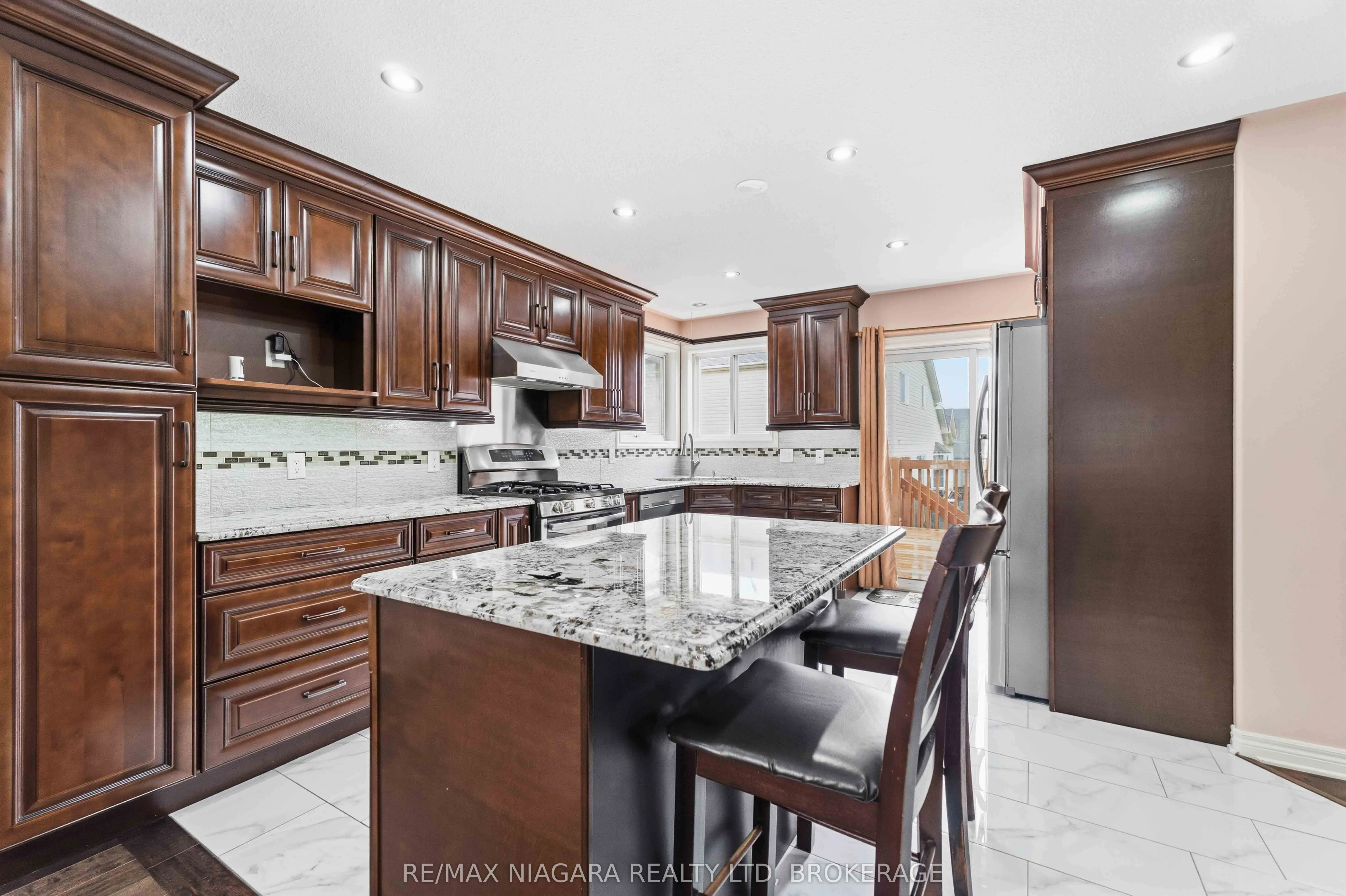 8253 Costabile Drive